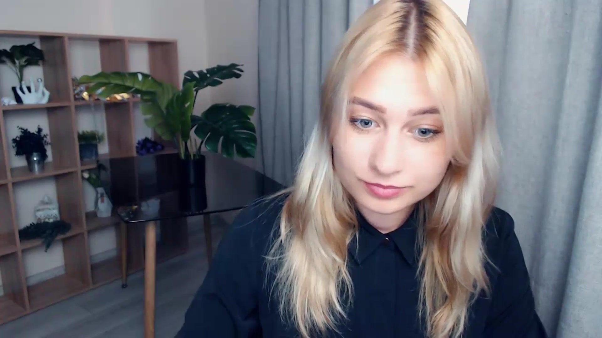Gallery image thumbnail from Kukla_kolduna's myfreecams stream on, 07/03/2023, 18:35 image 5 of 20