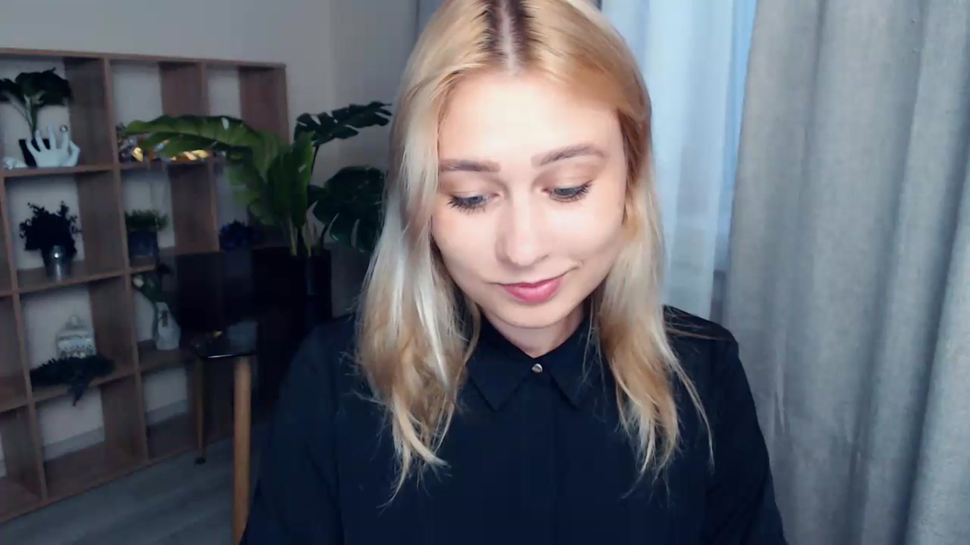 Gallery image thumbnail from Kukla_kolduna's myfreecams stream on, 07/03/2023, 18:35 image 13 of 20
