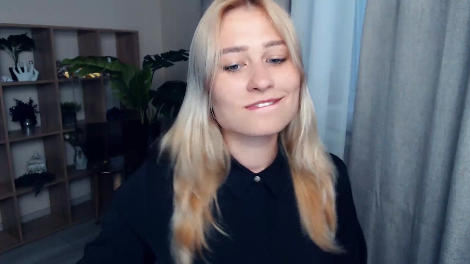 Gallery image thumbnail from Kukla_kolduna's myfreecams stream on, 07/03/2023, 18:35 image 14 of 20