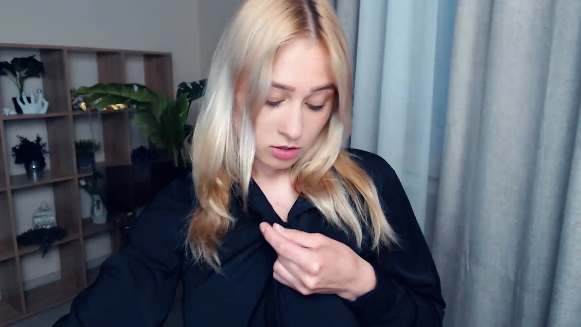 Gallery image thumbnail from Kukla_kolduna's myfreecams stream on, 07/03/2023, 18:35 image 20 of 20
