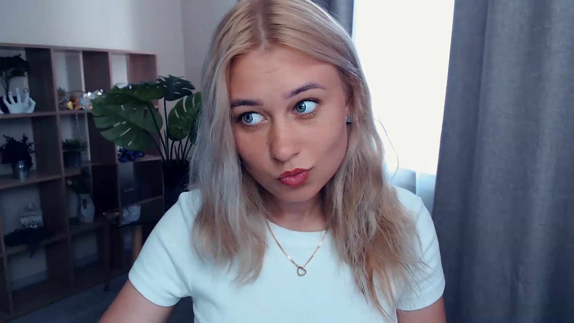 Gallery image thumbnail from Kukla_kolduna's myfreecams stream on, 07/06/2023, 14:41 image 8 of 20