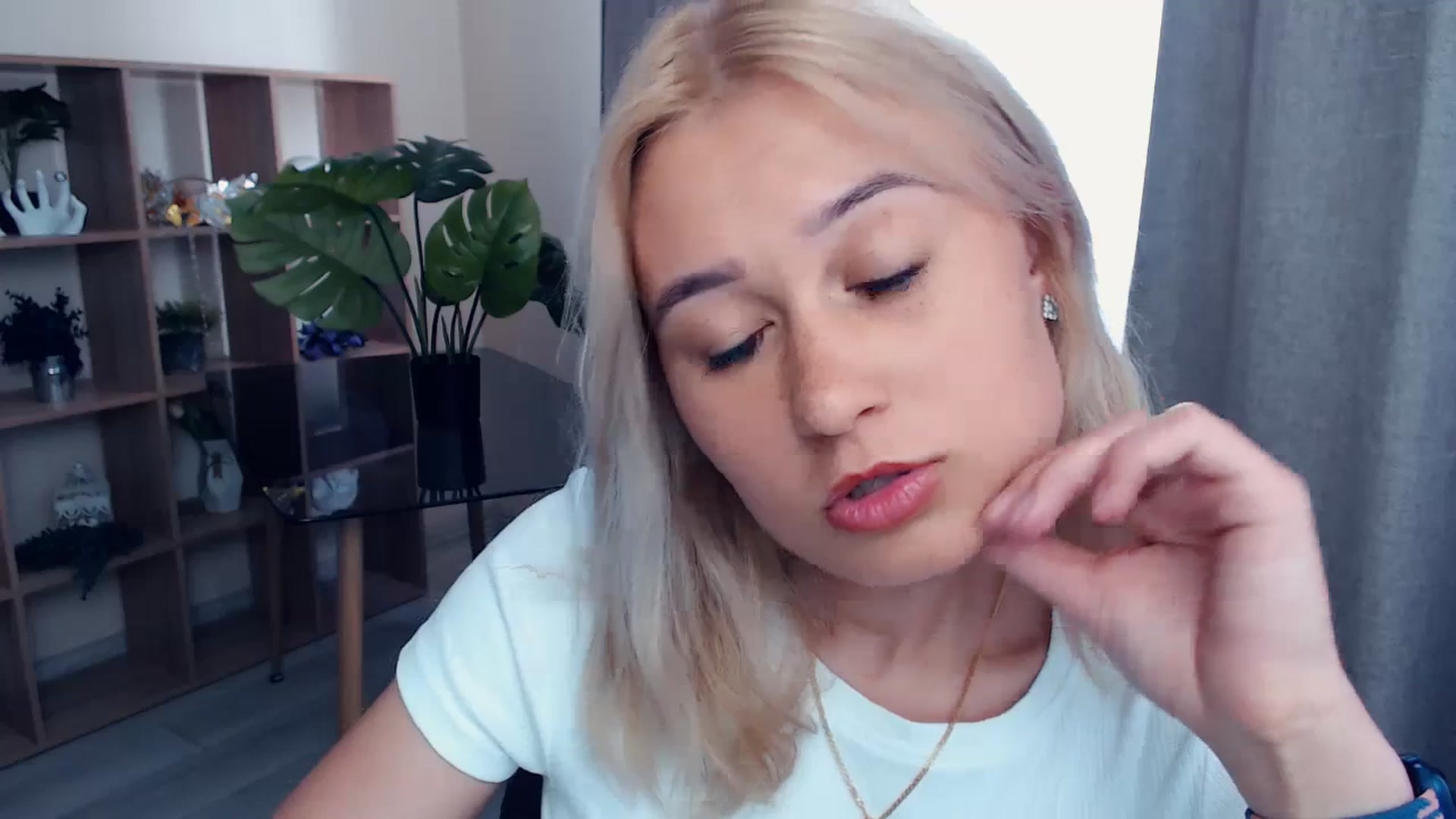 Gallery image thumbnail from Kukla_kolduna's myfreecams stream on, 07/06/2023, 14:41 image 5 of 20