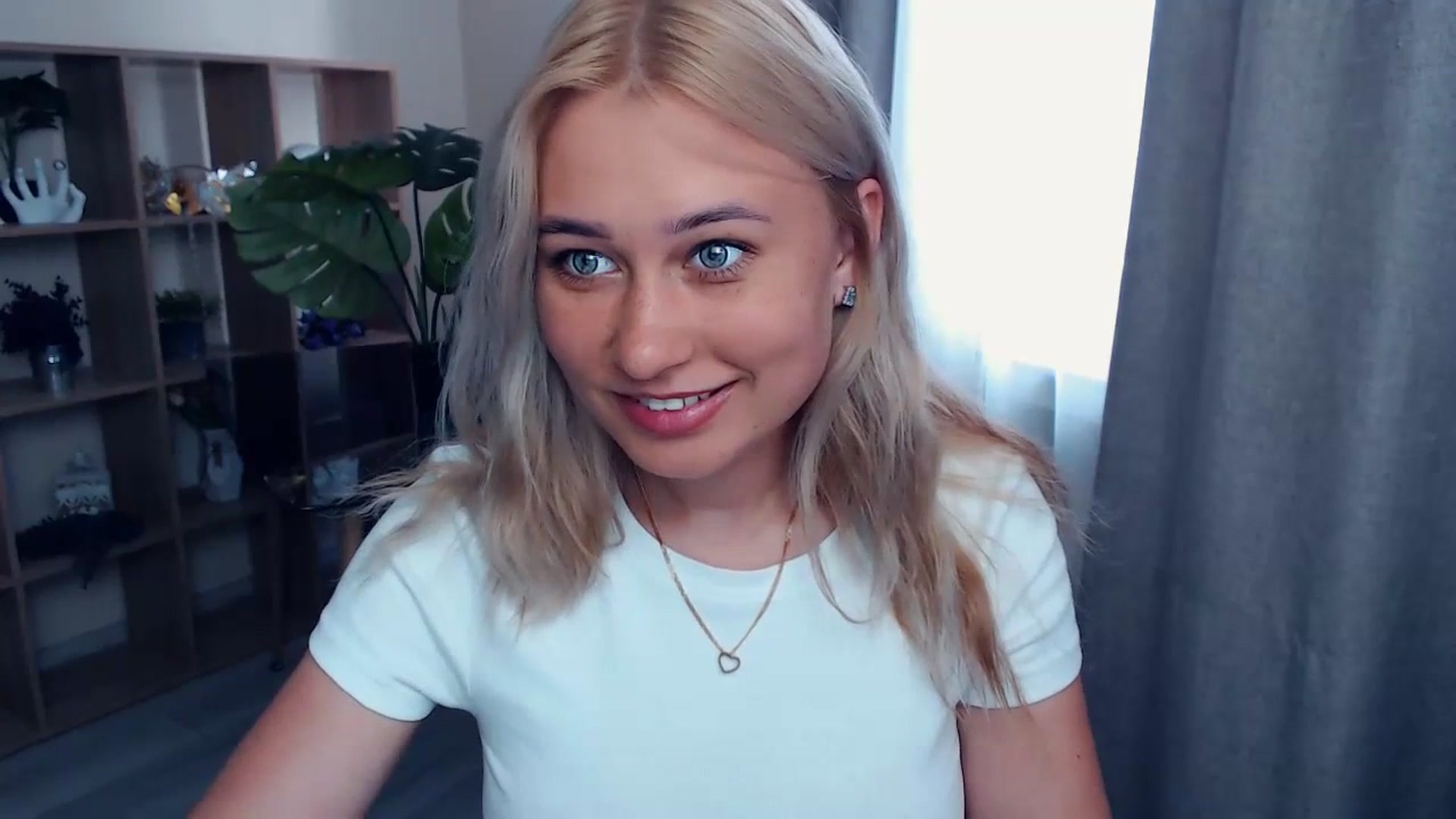 Gallery image thumbnail from Kukla_kolduna's myfreecams stream on, 07/06/2023, 14:41 image 18 of 20