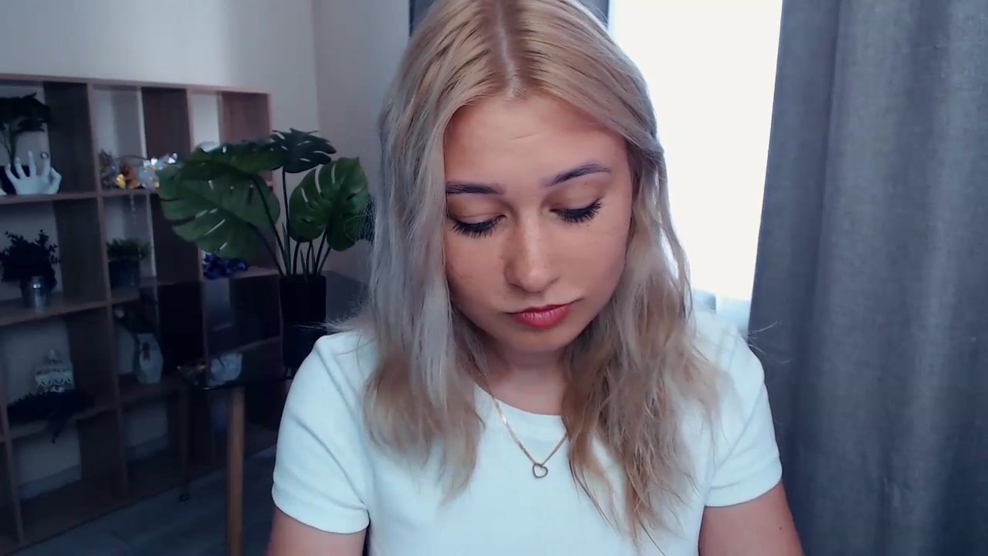 Gallery image thumbnail from Kukla_kolduna's myfreecams stream on, 07/06/2023, 14:41 image 11 of 20