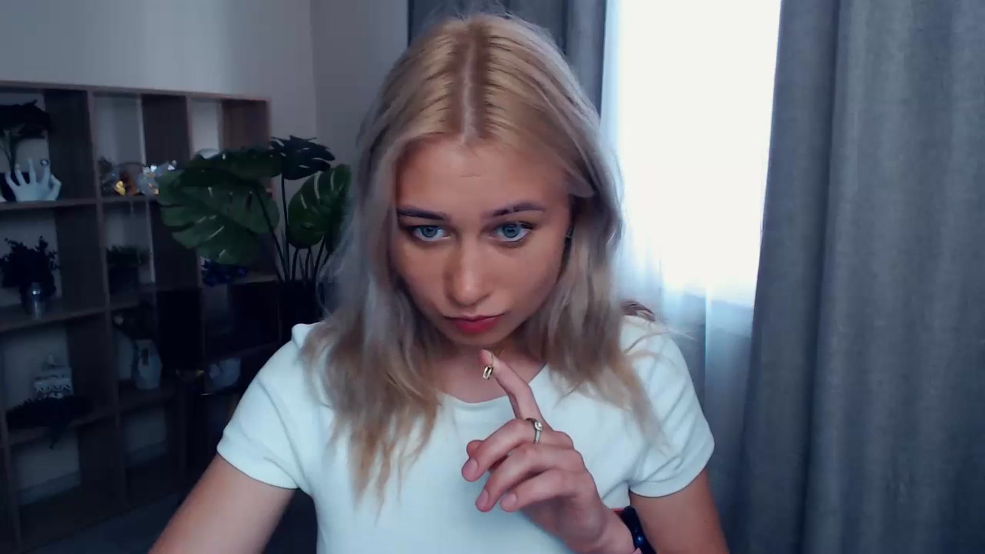 Gallery image thumbnail from Kukla_kolduna's myfreecams stream on, 07/06/2023, 15:59 image 20 of 20