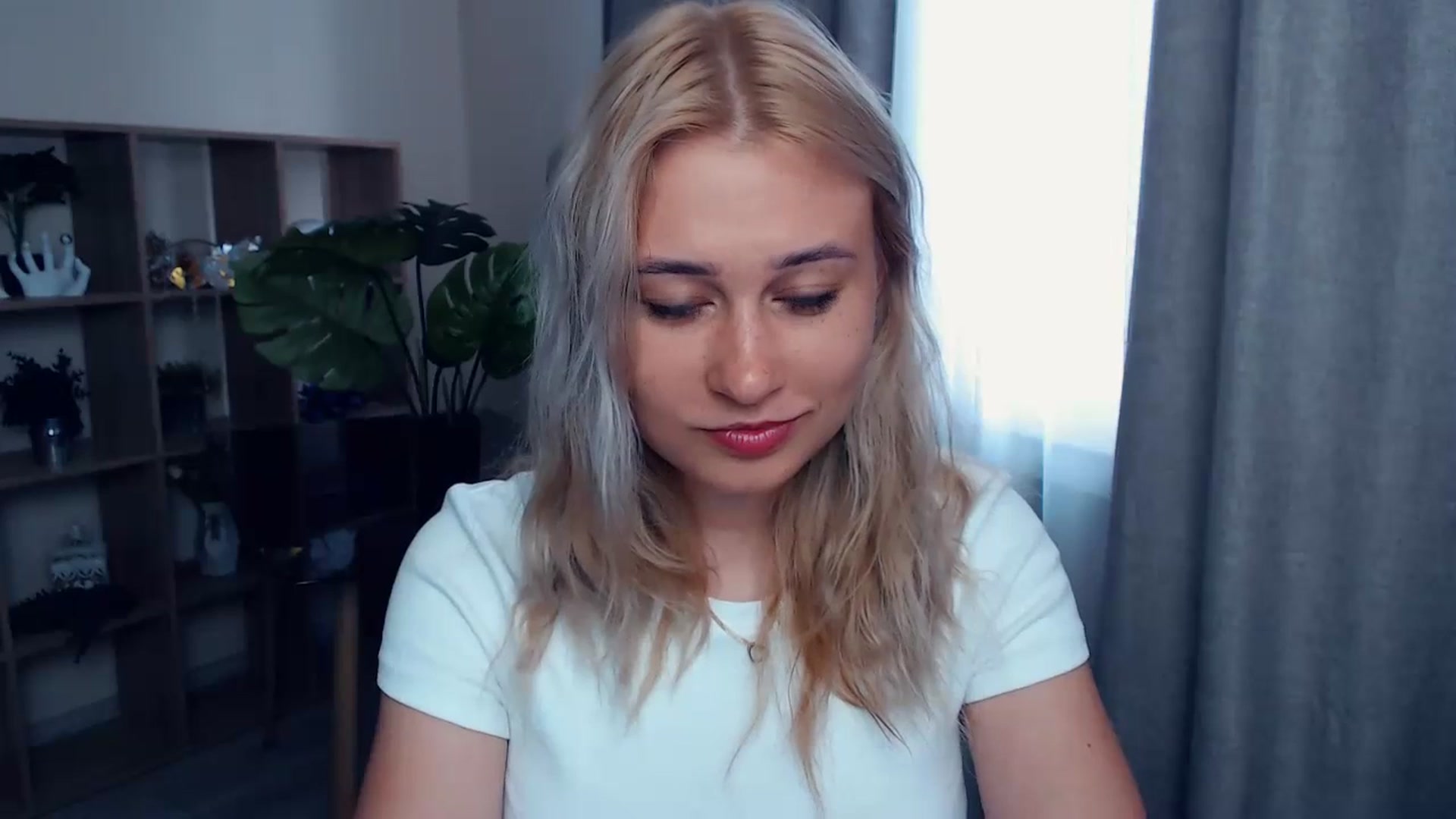 Gallery image thumbnail from Kukla_kolduna's myfreecams stream on, 07/06/2023, 15:59 image 16 of 20