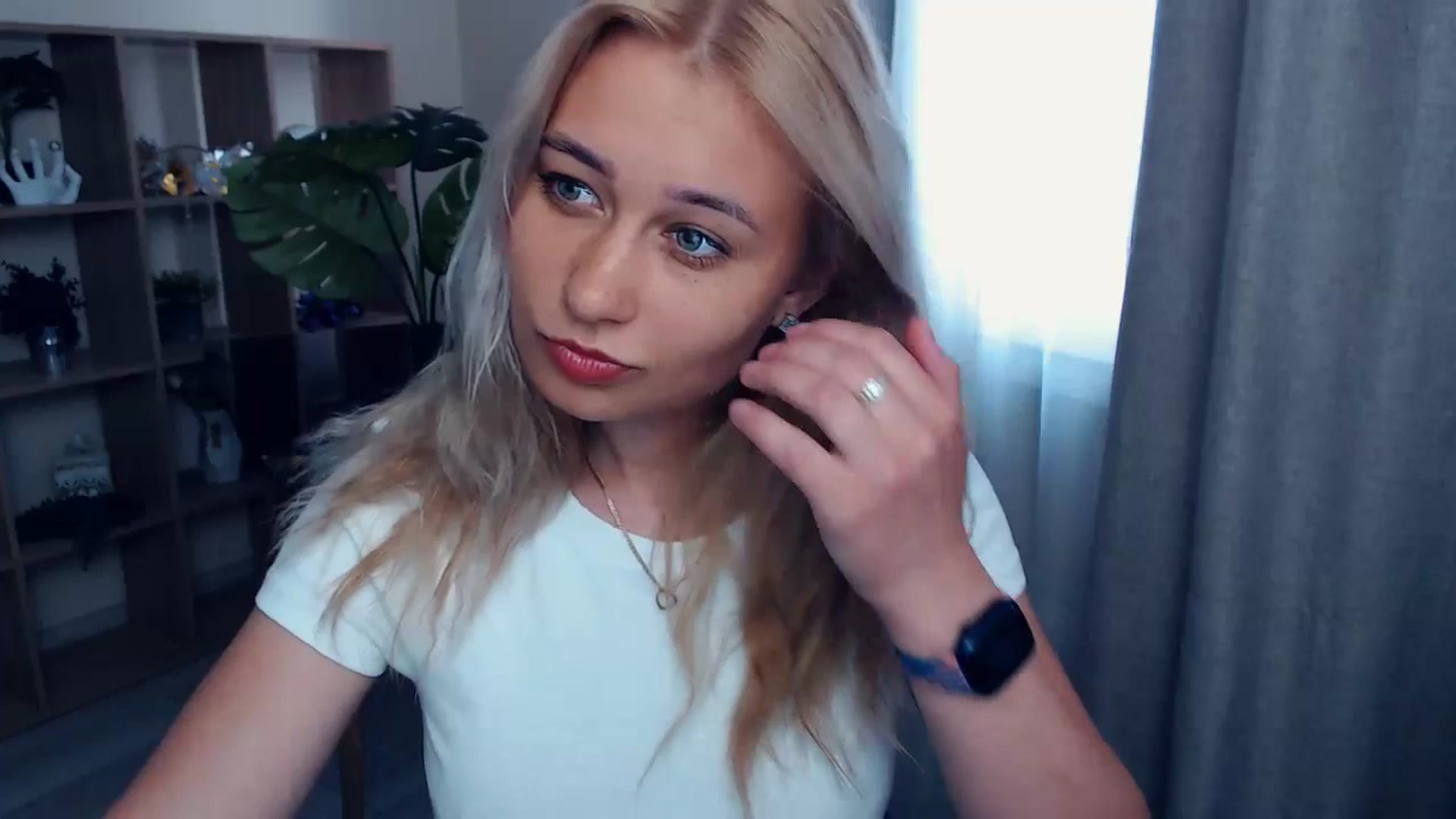 Gallery image thumbnail from Kukla_kolduna's myfreecams stream on, 07/06/2023, 15:59 image 1 of 20