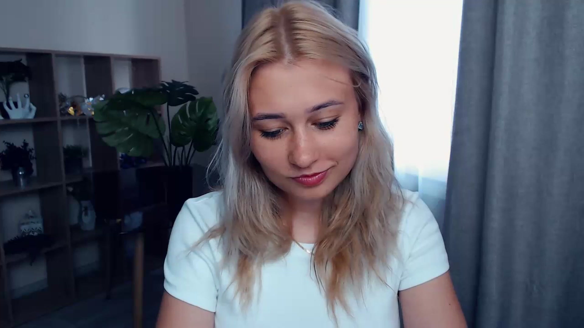 Gallery image thumbnail from Kukla_kolduna's myfreecams stream on, 07/06/2023, 15:59 image 18 of 20