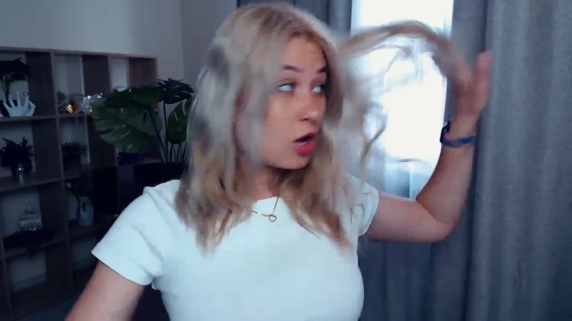 Gallery image thumbnail from Kukla_kolduna's myfreecams stream on, 07/06/2023, 15:59 image 17 of 20