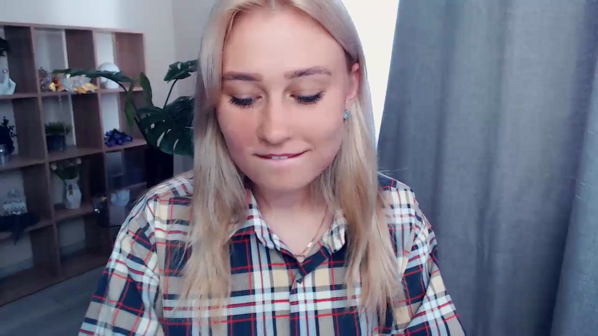 Gallery image thumbnail from Kukla_kolduna's myfreecams stream on, 07/09/2023, 12:51 image 19 of 20