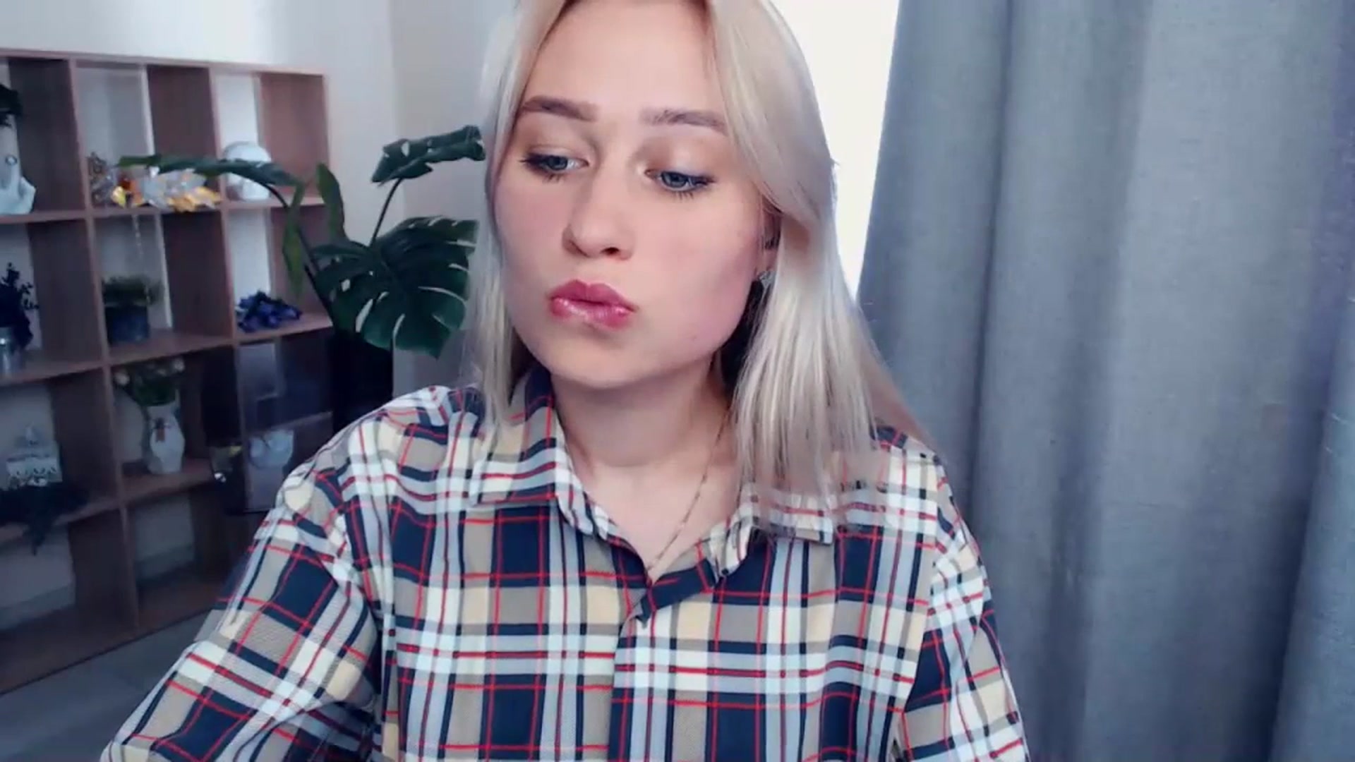 Gallery image thumbnail from Kukla_kolduna's myfreecams stream on, 07/09/2023, 13:27 image 3 of 20