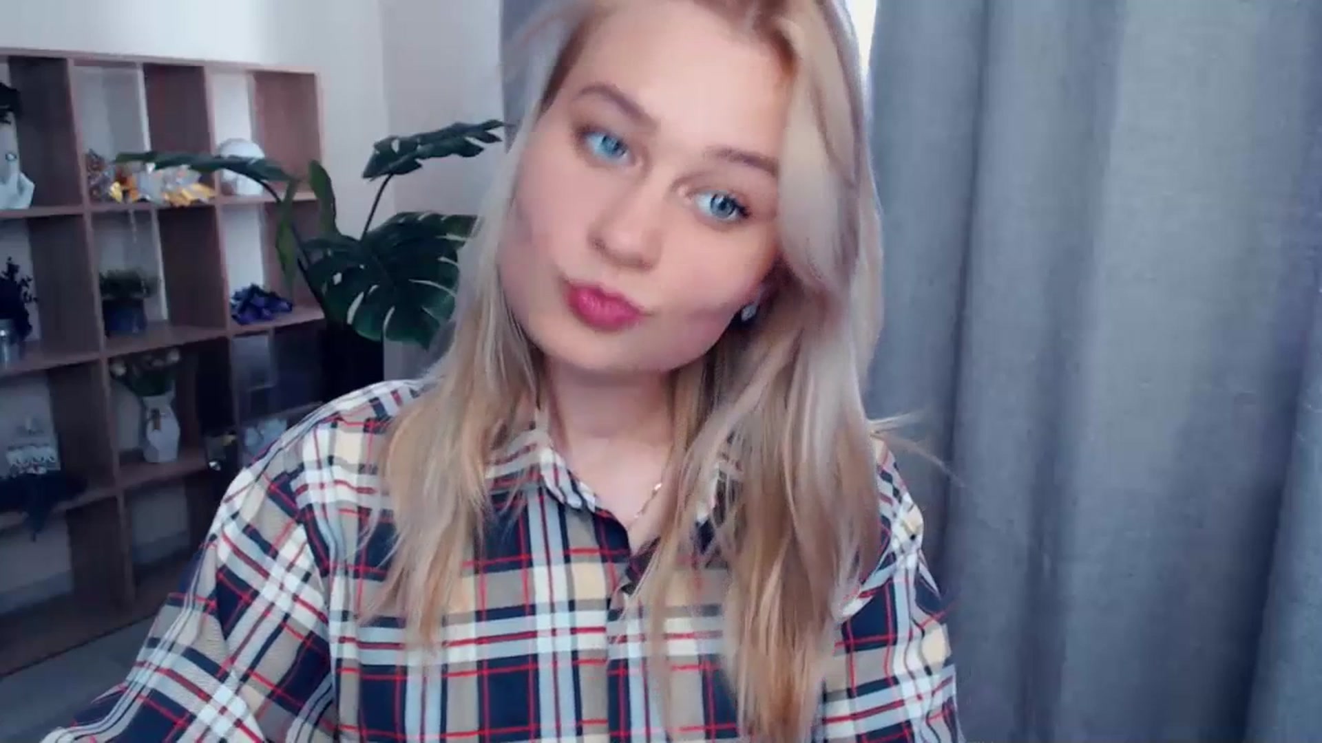 Gallery image thumbnail from Kukla_kolduna's myfreecams stream on, 07/09/2023, 13:27 image 2 of 20