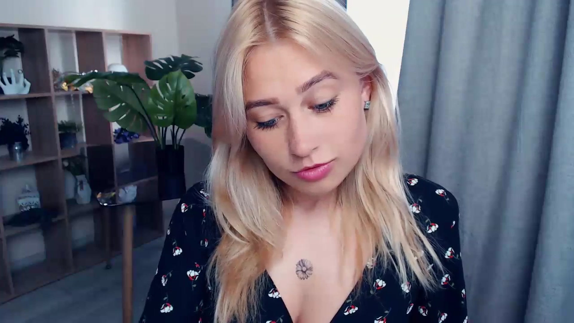 Gallery image thumbnail from Kukla_kolduna's myfreecams stream on, 07/16/2023, 15:38 image 12 of 20