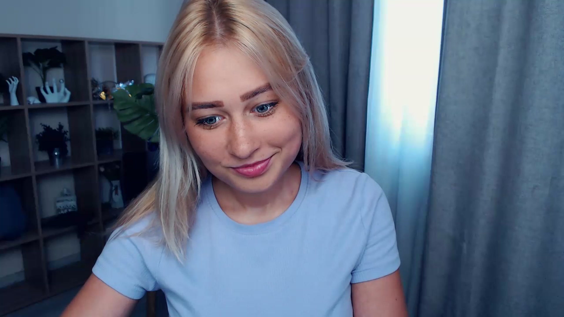 Gallery image thumbnail from Kukla_kolduna's myfreecams stream on, 07/17/2023, 15:08 image 3 of 20