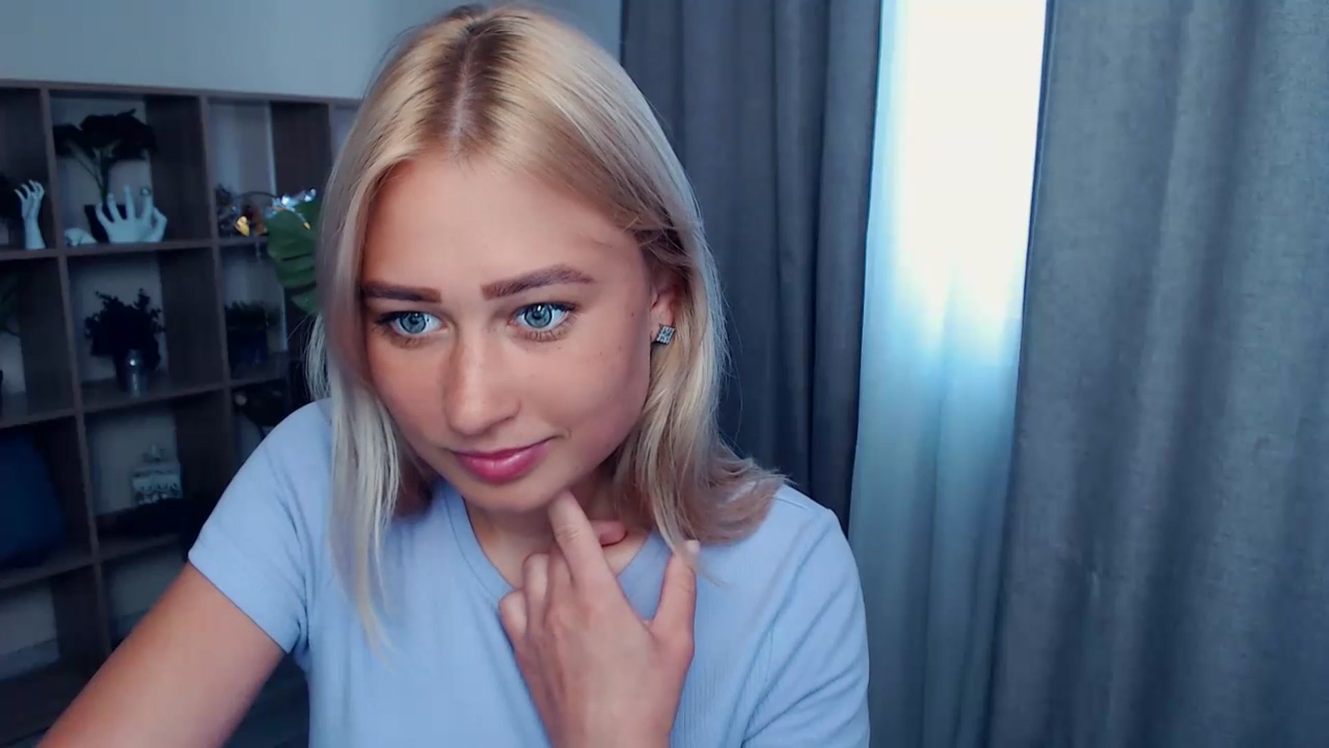 Gallery image thumbnail from Kukla_kolduna's myfreecams stream on, 07/17/2023, 15:08 image 14 of 20