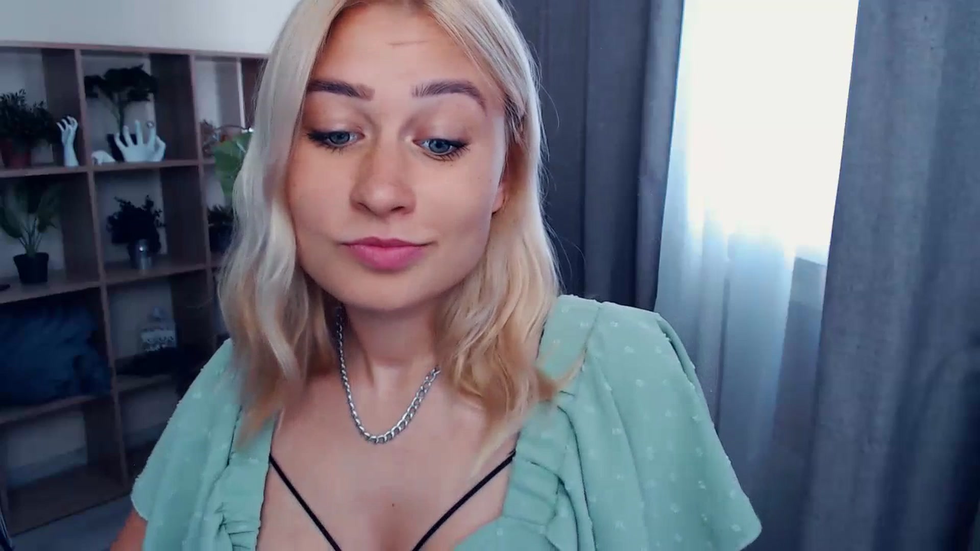 Gallery image thumbnail from Kukla_kolduna's myfreecams stream on, 07/21/2023, 14:38 image 11 of 20