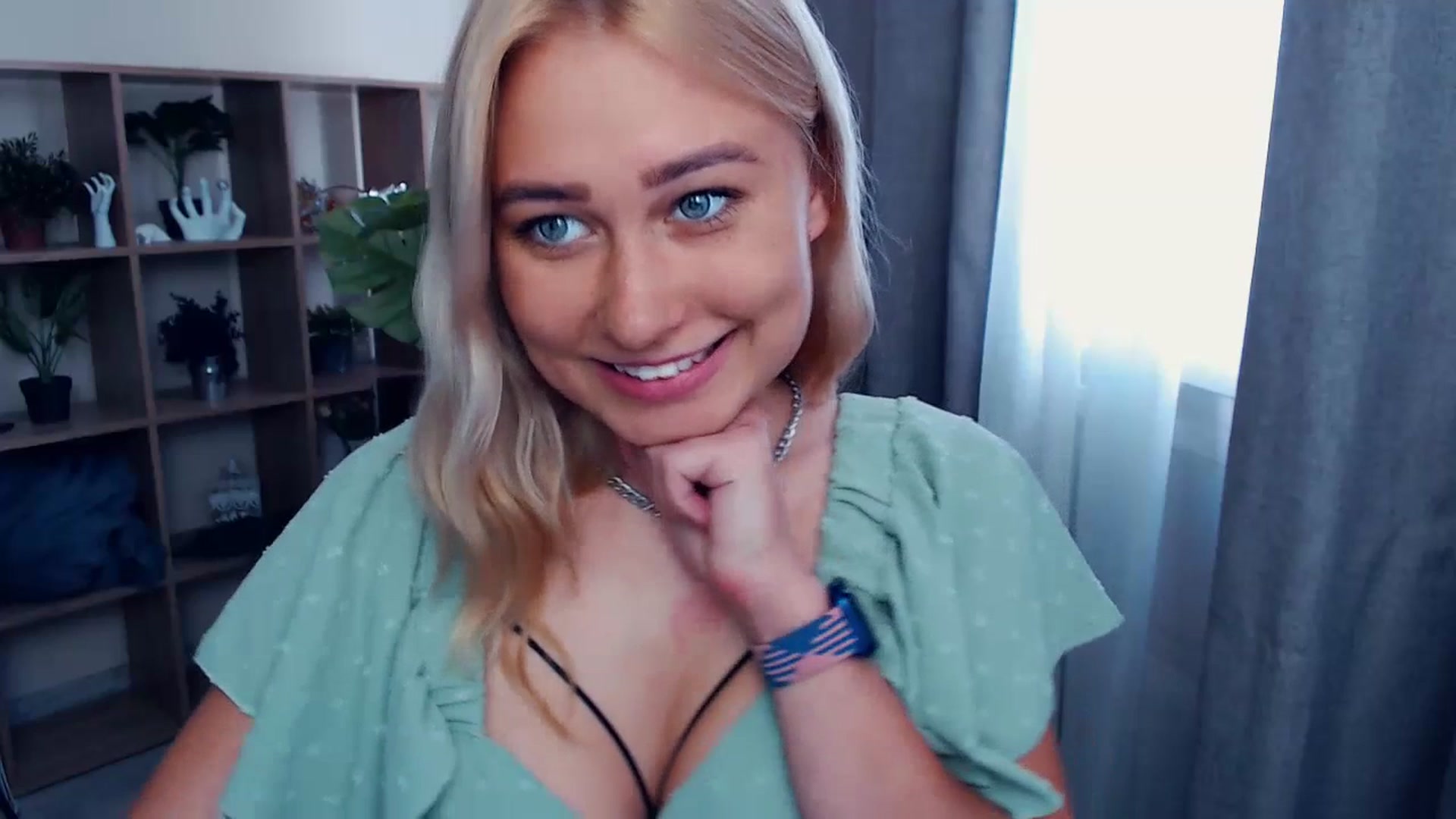 Gallery image thumbnail from Kukla_kolduna's myfreecams stream on, 07/21/2023, 14:38 image 16 of 20