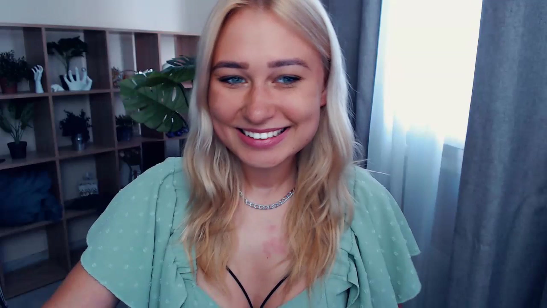 Gallery image thumbnail from Kukla_kolduna's myfreecams stream on, 07/21/2023, 14:38 image 17 of 20