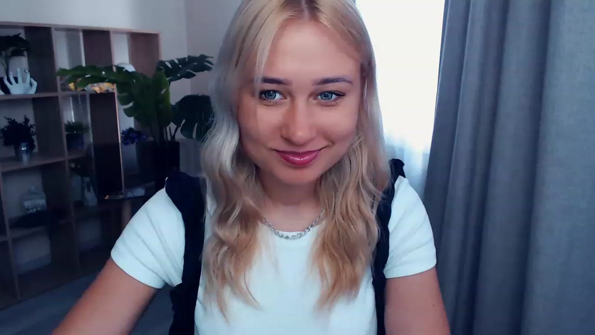 Gallery image thumbnail from Kukla_kolduna's myfreecams stream on, 07/24/2023, 14:38 image 3 of 20