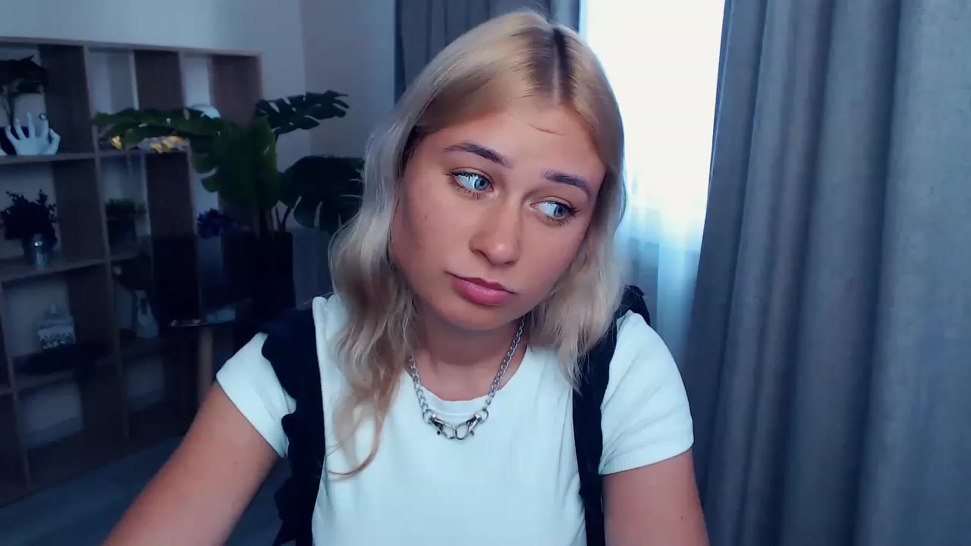 Gallery image thumbnail from Kukla_kolduna's myfreecams stream on, 07/24/2023, 14:38 image 15 of 20