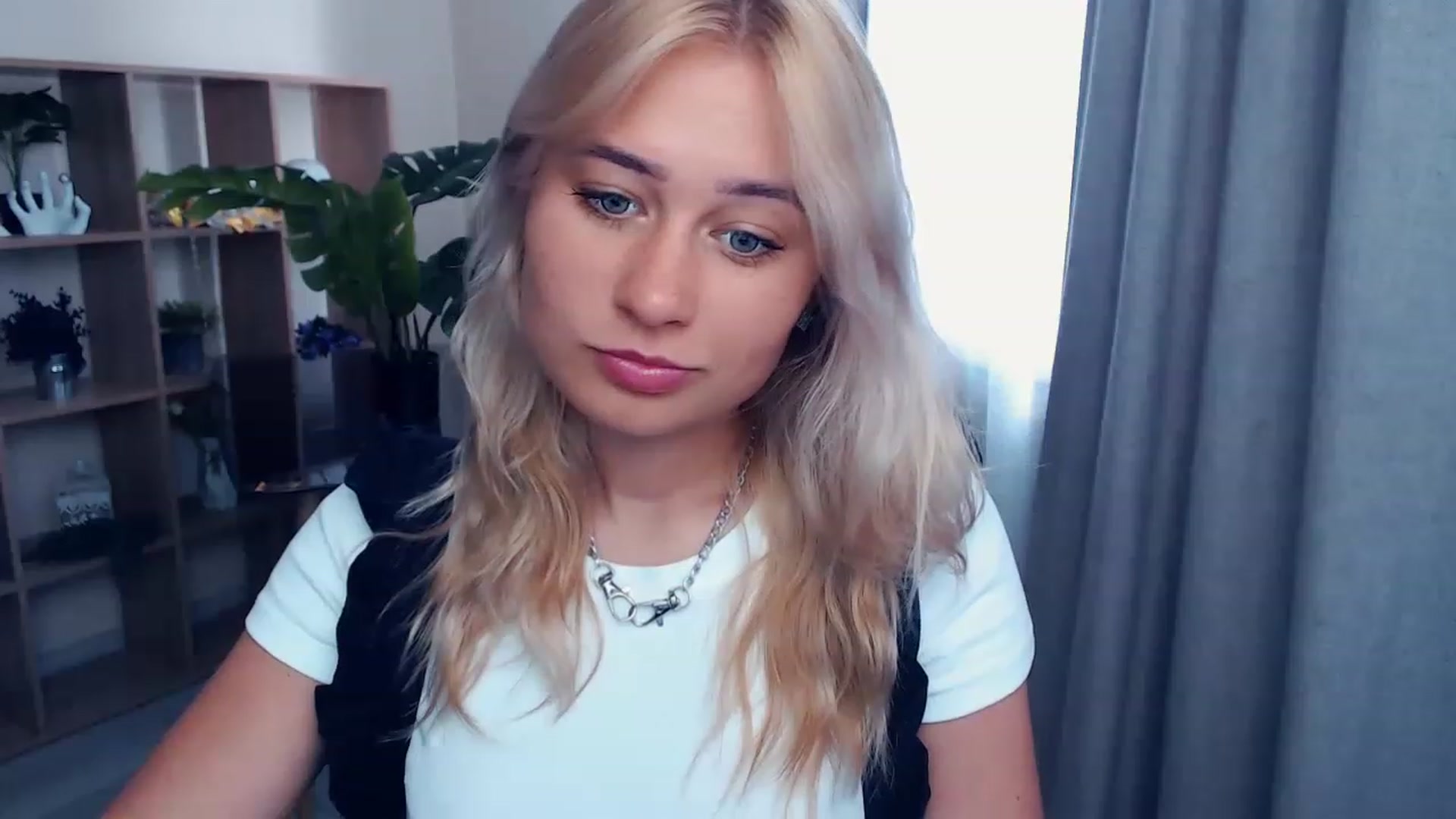 Gallery image thumbnail from Kukla_kolduna's myfreecams stream on, 07/24/2023, 14:38 image 9 of 20