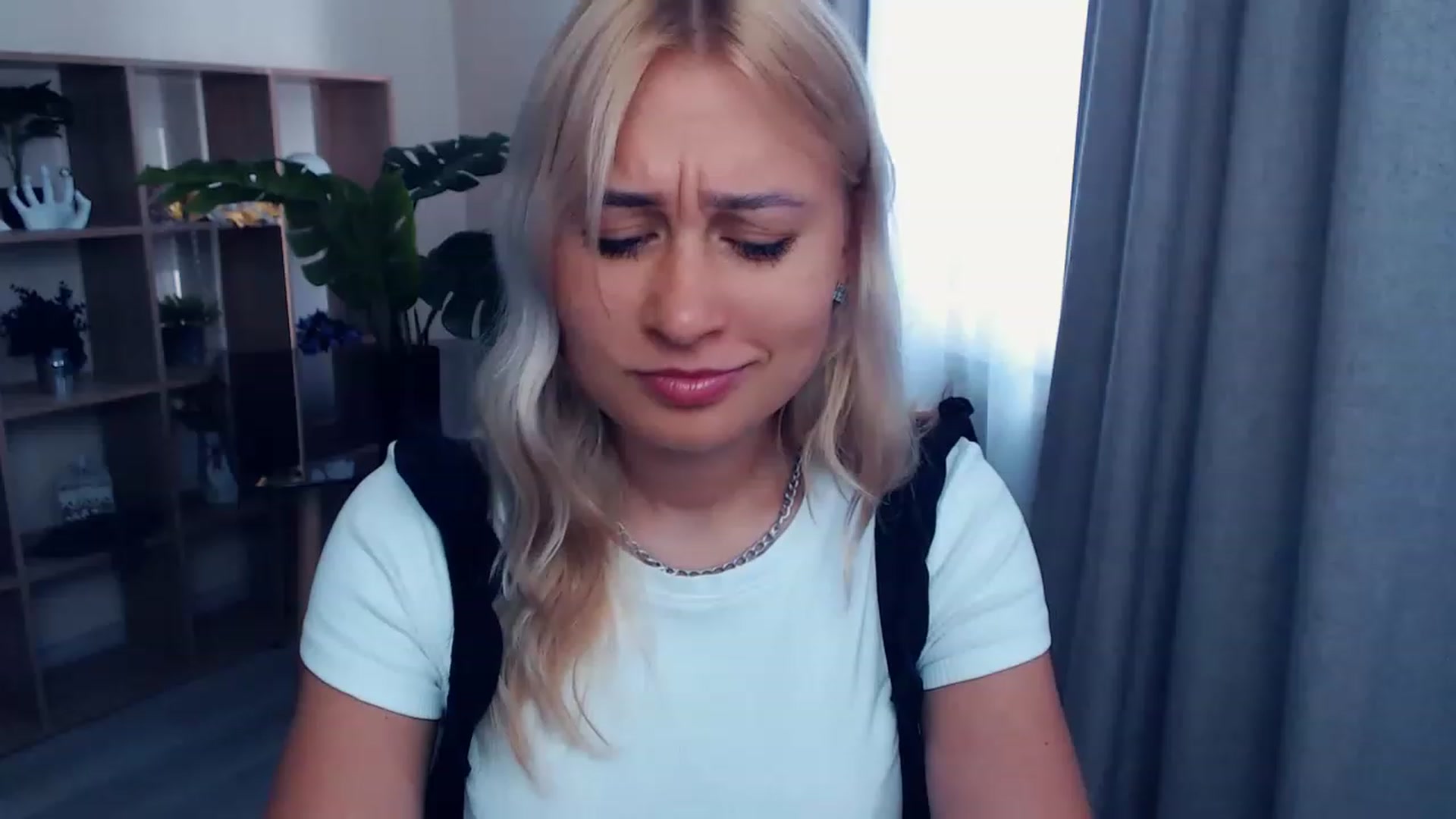 Gallery image thumbnail from Kukla_kolduna's myfreecams stream on, 07/24/2023, 14:38 image 4 of 20