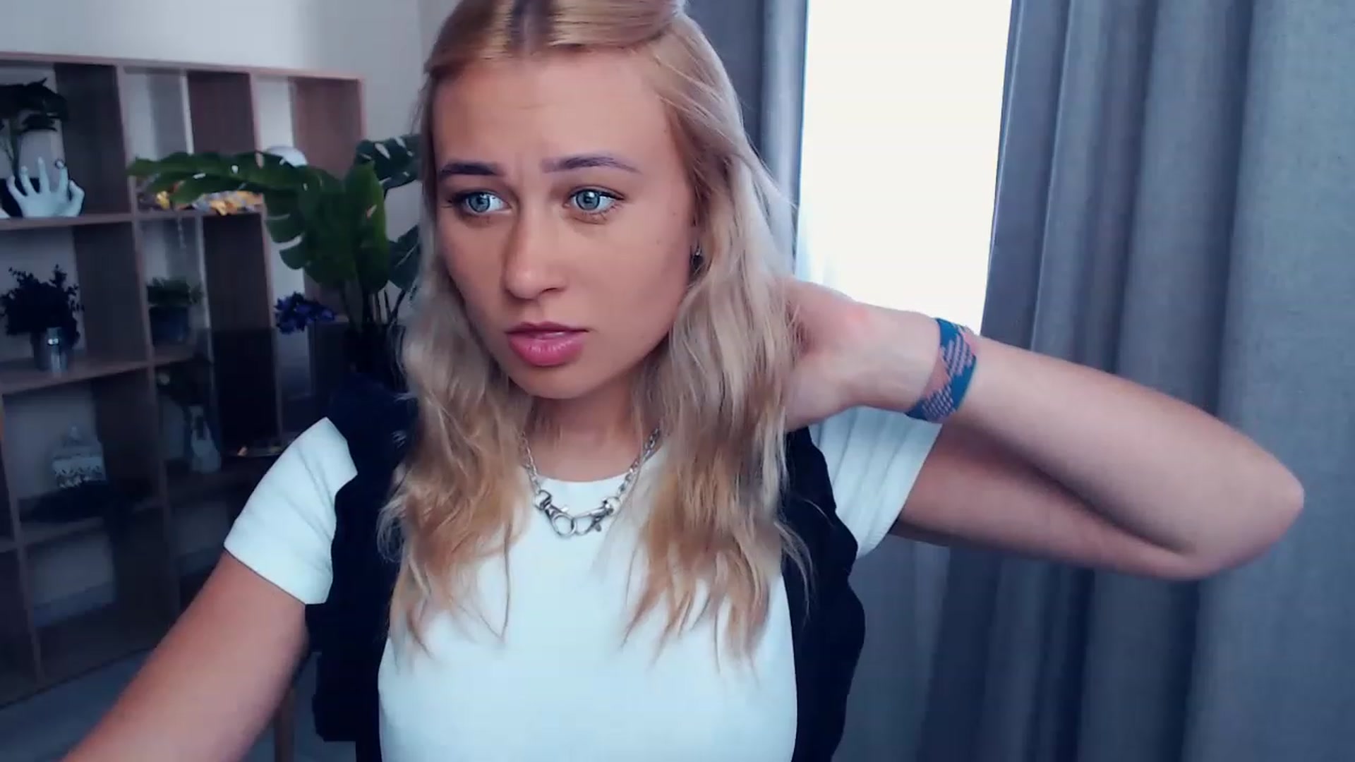 Gallery image thumbnail from Kukla_kolduna's myfreecams stream on, 07/24/2023, 14:38 image 11 of 20