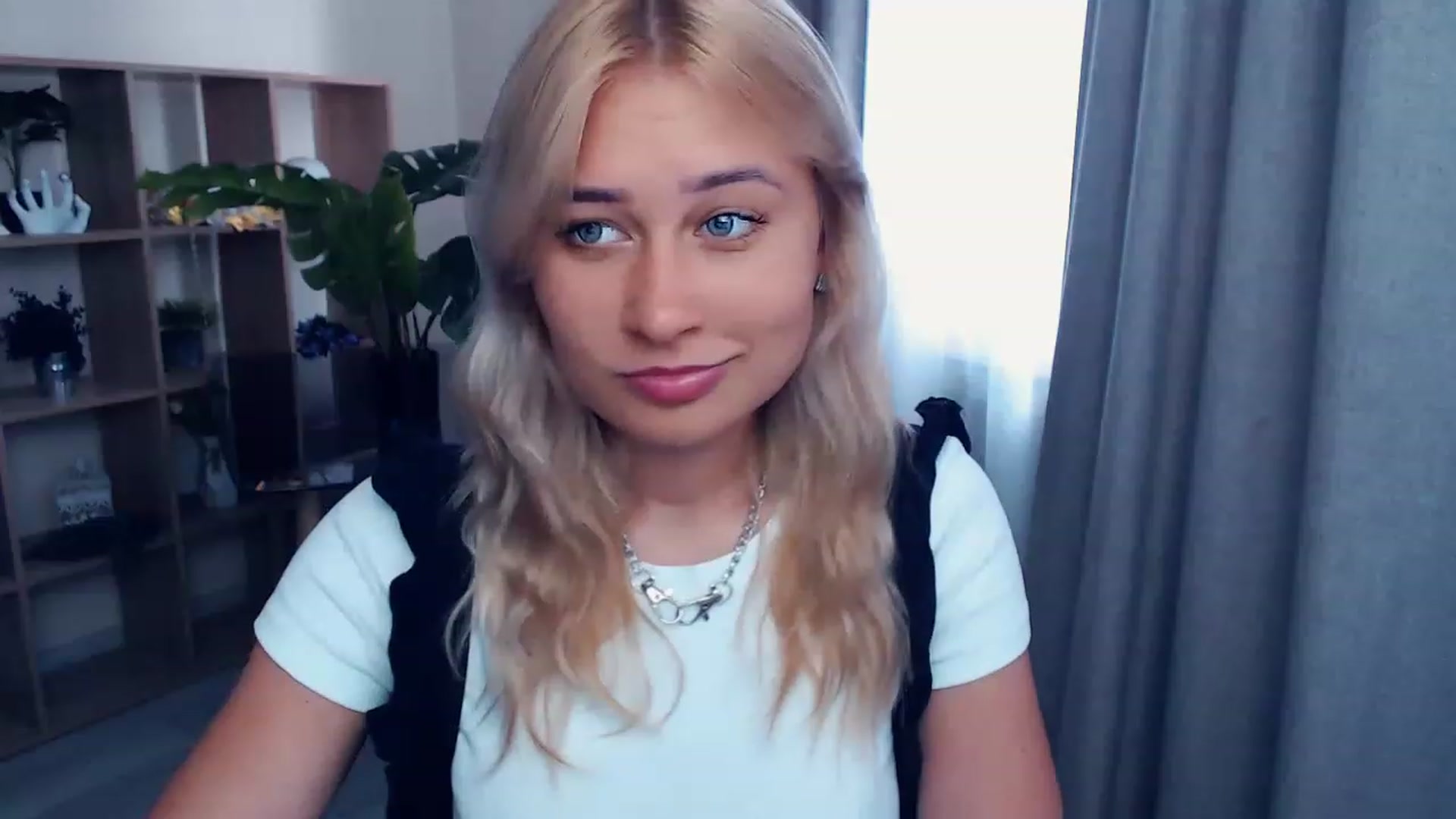 Gallery image thumbnail from Kukla_kolduna's myfreecams stream on, 07/24/2023, 14:38 image 10 of 20