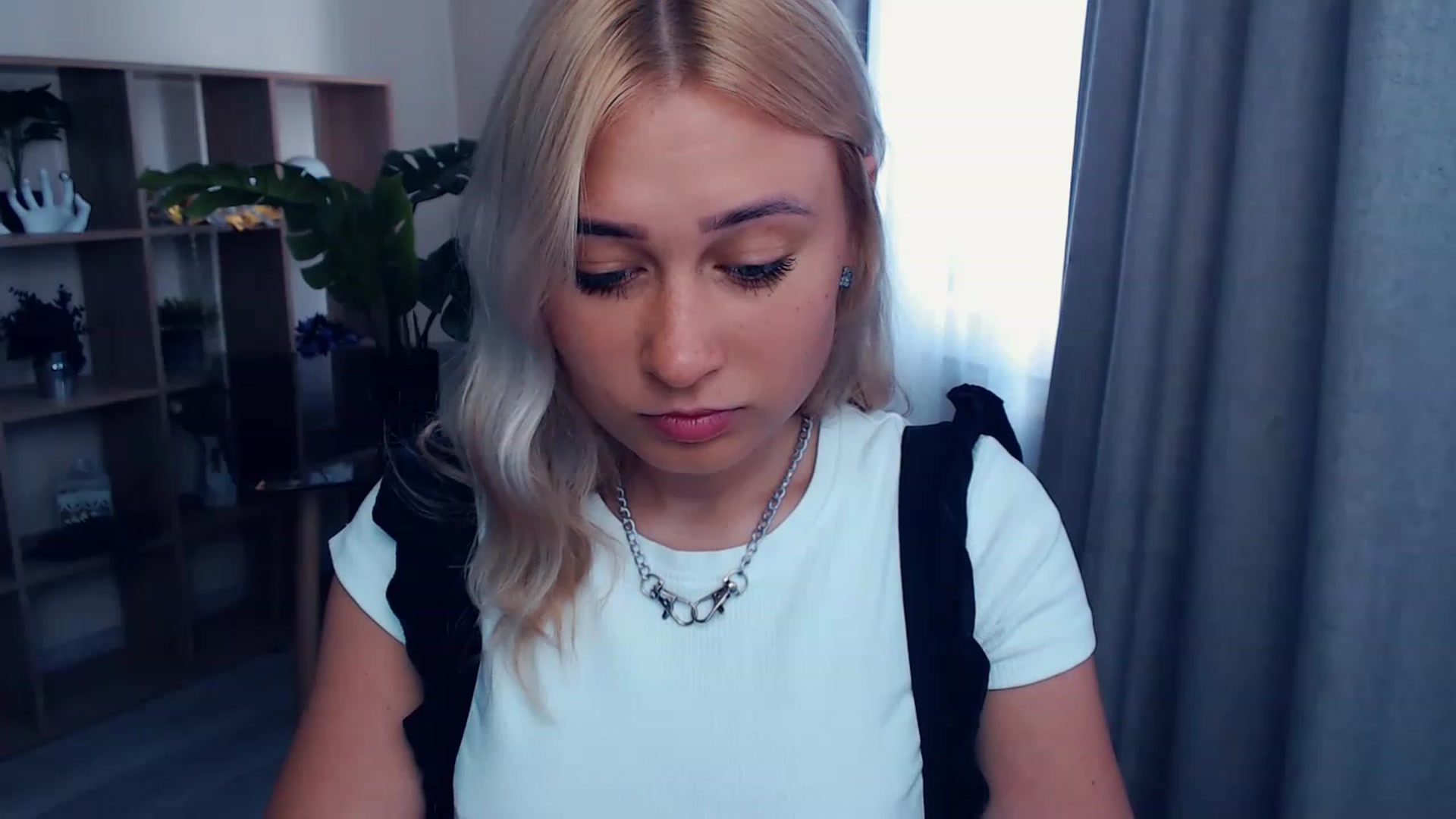 Gallery image thumbnail from Kukla_kolduna's myfreecams stream on, 07/24/2023, 14:38 image 14 of 20