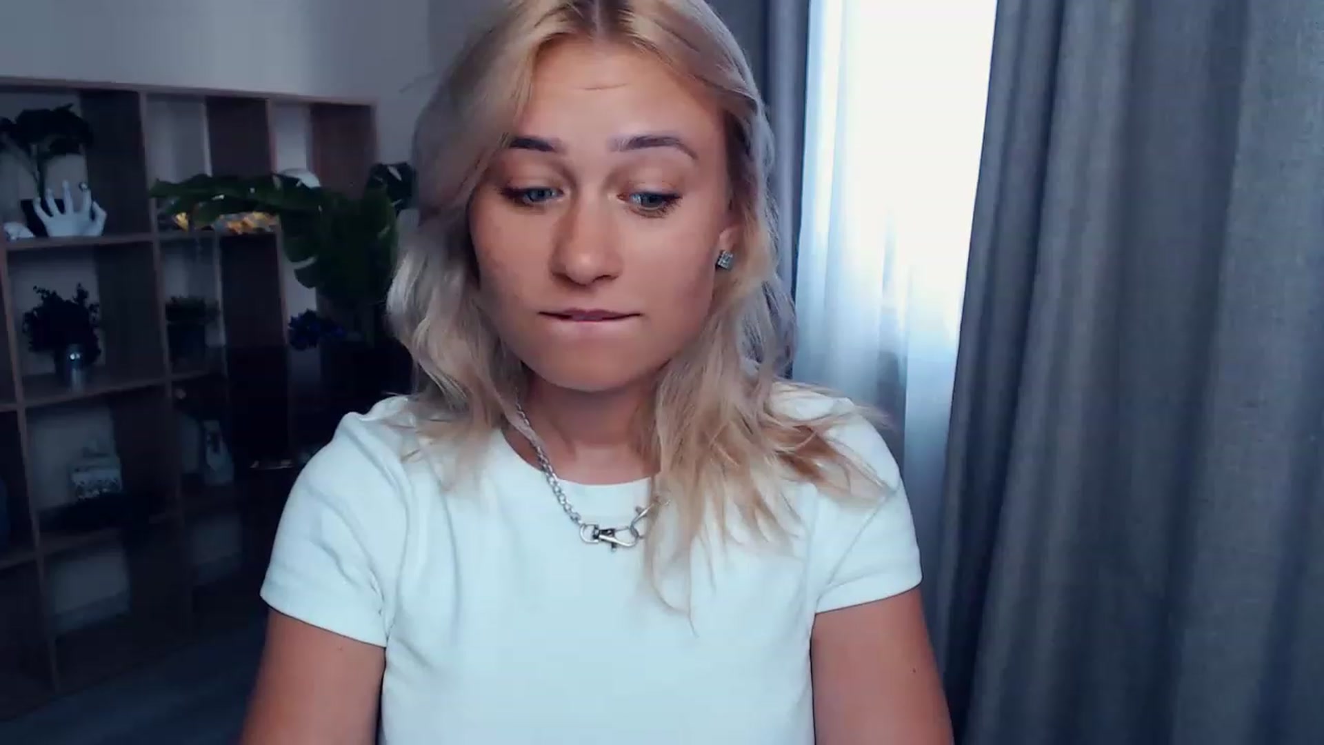 Gallery image thumbnail from Kukla_kolduna's myfreecams stream on, 07/24/2023, 16:12 image 13 of 20