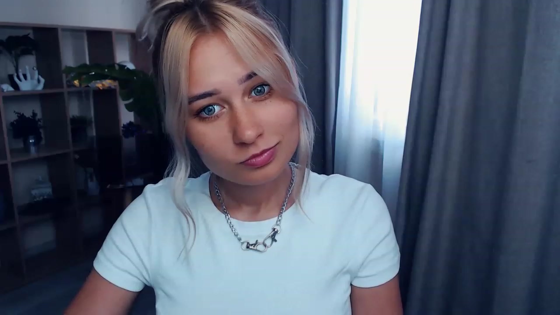 Gallery image thumbnail from Kukla_kolduna's myfreecams stream on, 07/24/2023, 16:12 image 8 of 20