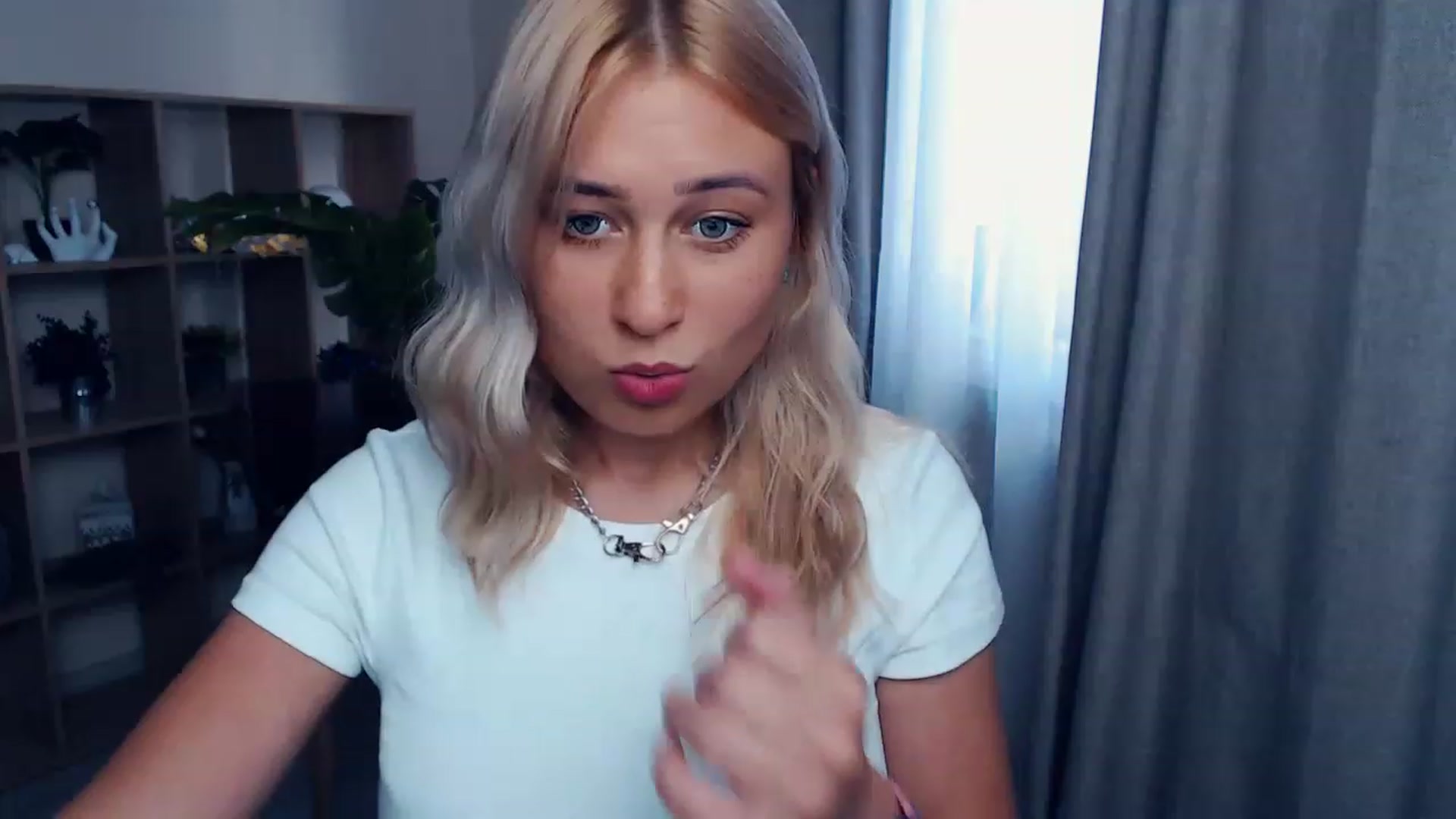 Gallery image thumbnail from Kukla_kolduna's myfreecams stream on, 07/24/2023, 16:12 image 18 of 20