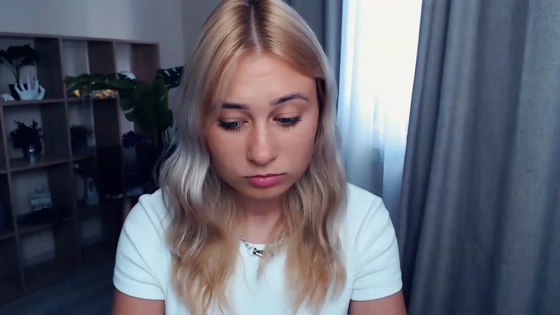 Gallery image thumbnail from Kukla_kolduna's myfreecams stream on, 07/24/2023, 16:12 image 16 of 20