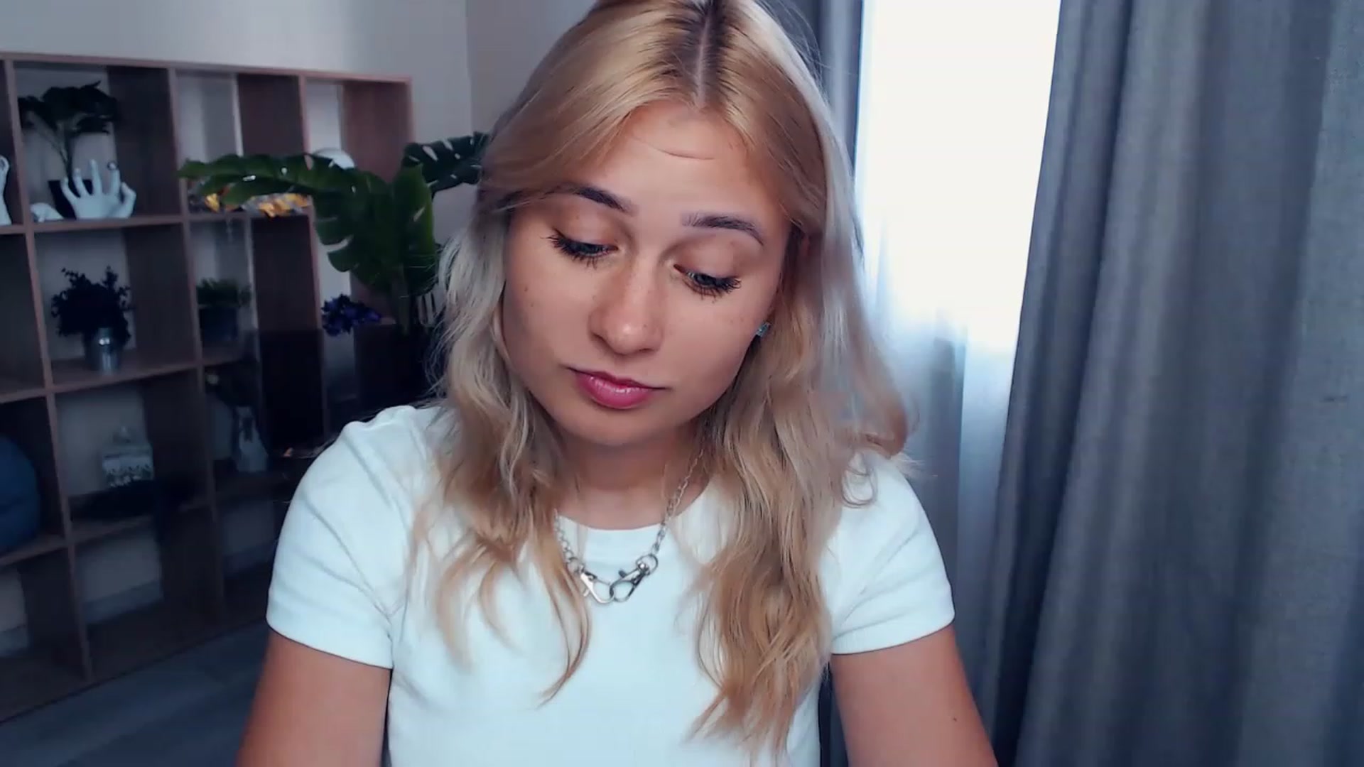 Gallery image thumbnail from Kukla_kolduna's myfreecams stream on, 07/24/2023, 16:12 image 4 of 20