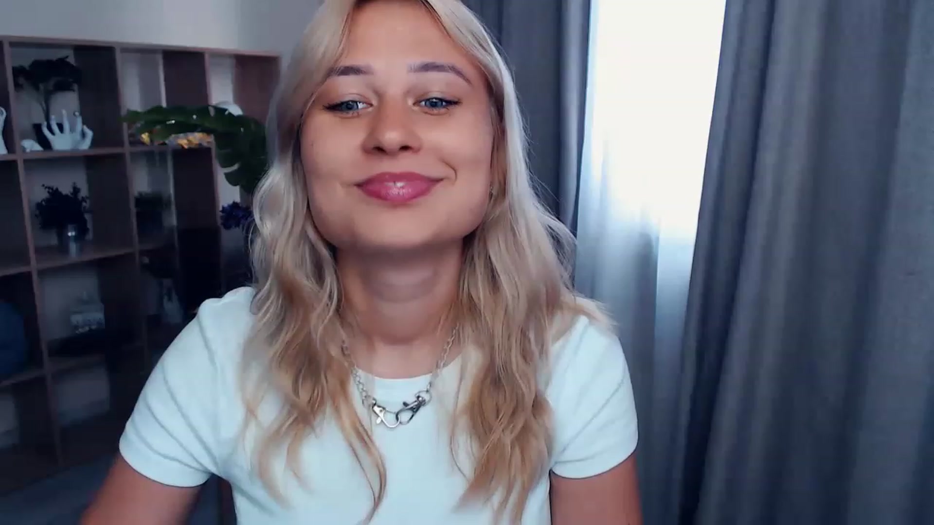 Gallery image thumbnail from Kukla_kolduna's myfreecams stream on, 07/24/2023, 16:12 image 5 of 20