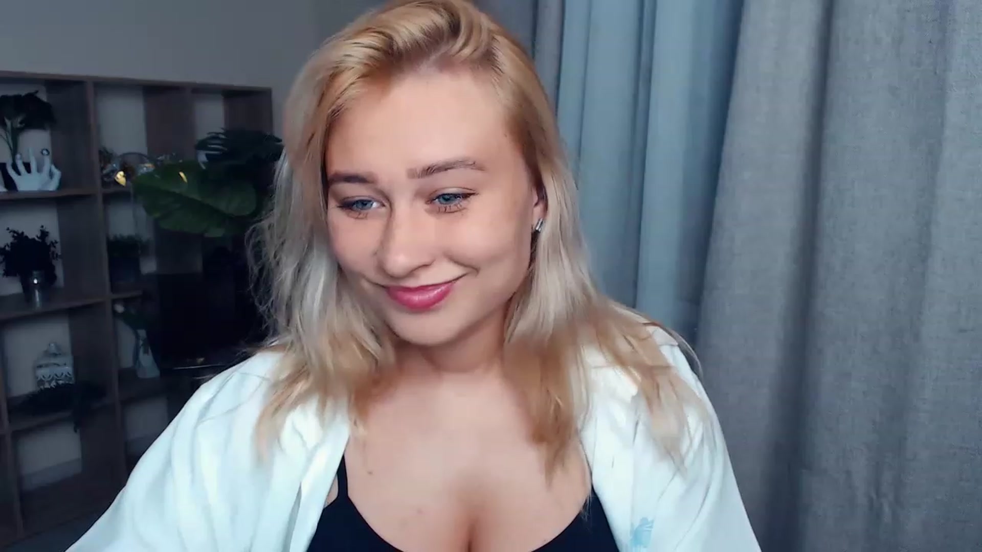 Gallery image thumbnail from Kukla_kolduna's myfreecams stream on, 07/27/2023, 18:40 image 10 of 20