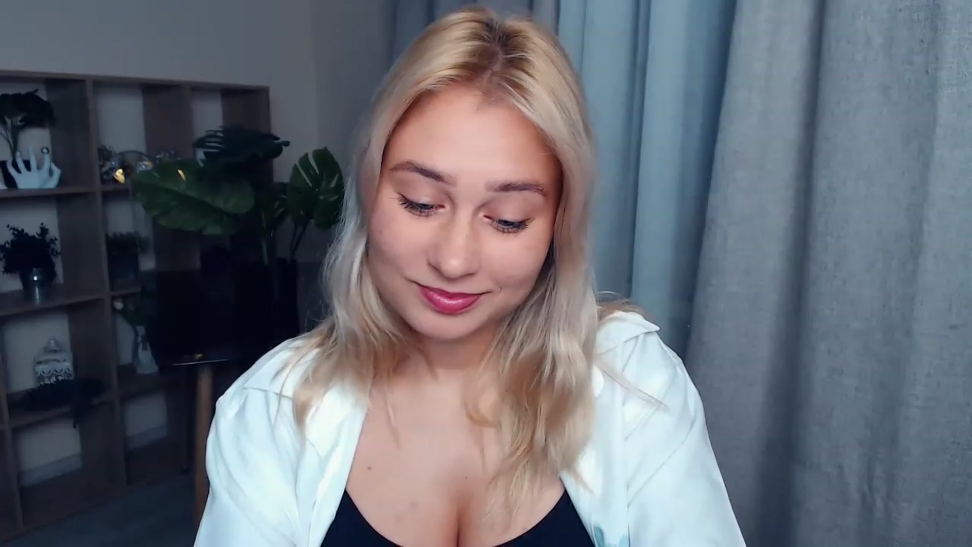 Gallery image thumbnail from Kukla_kolduna's myfreecams stream on, 07/27/2023, 18:40 image 12 of 20
