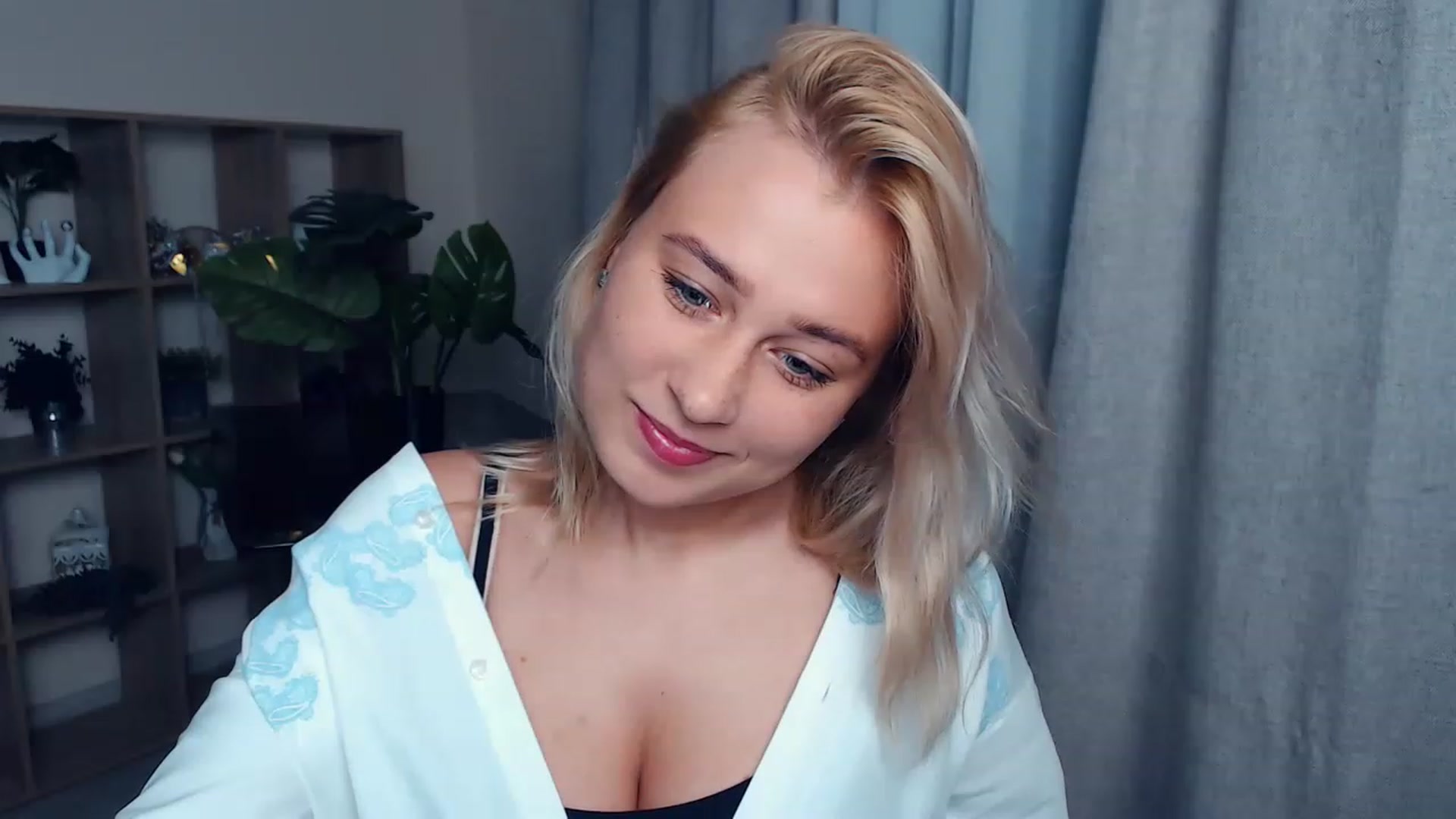 Gallery image thumbnail from Kukla_kolduna's myfreecams stream on, 07/27/2023, 18:40 image 9 of 20
