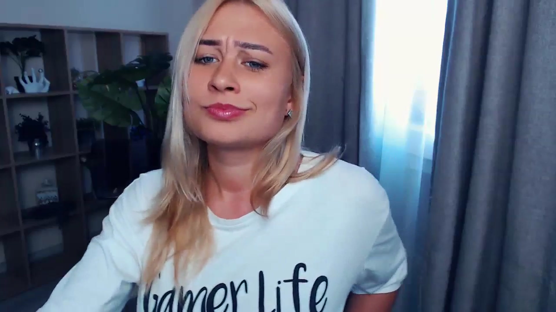 Gallery image thumbnail from Kukla_kolduna's myfreecams stream on, 07/29/2023, 10:42 image 16 of 20