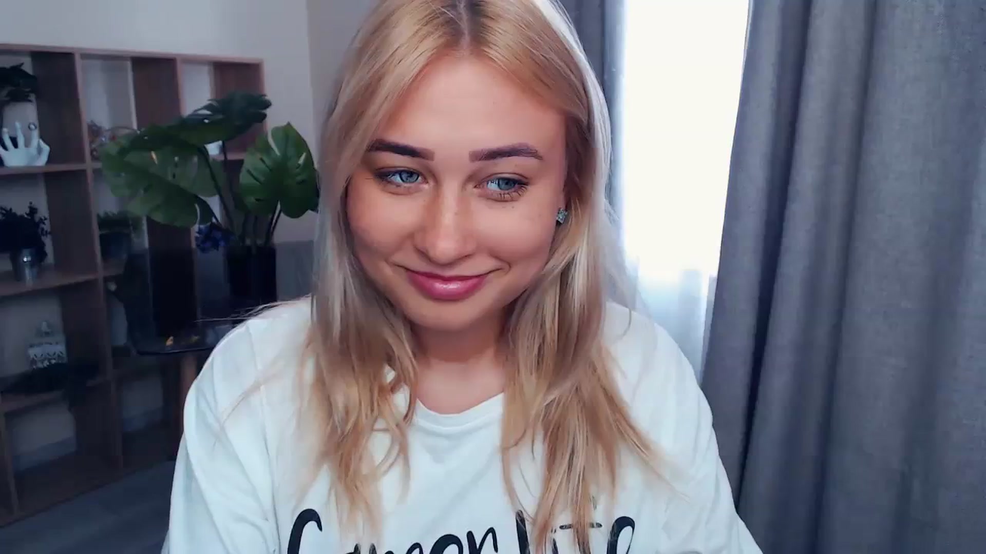 Gallery image thumbnail from Kukla_kolduna's myfreecams stream on, 07/29/2023, 10:42 image 1 of 20