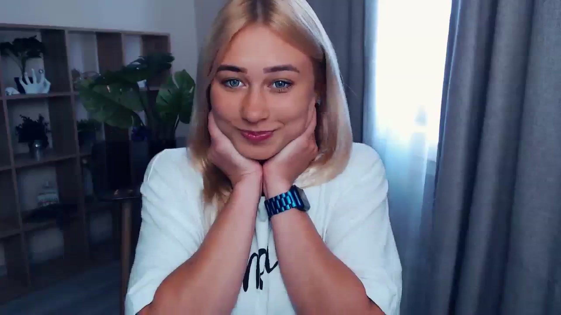 Gallery image thumbnail from Kukla_kolduna's myfreecams stream on, 07/29/2023, 10:42 image 17 of 20