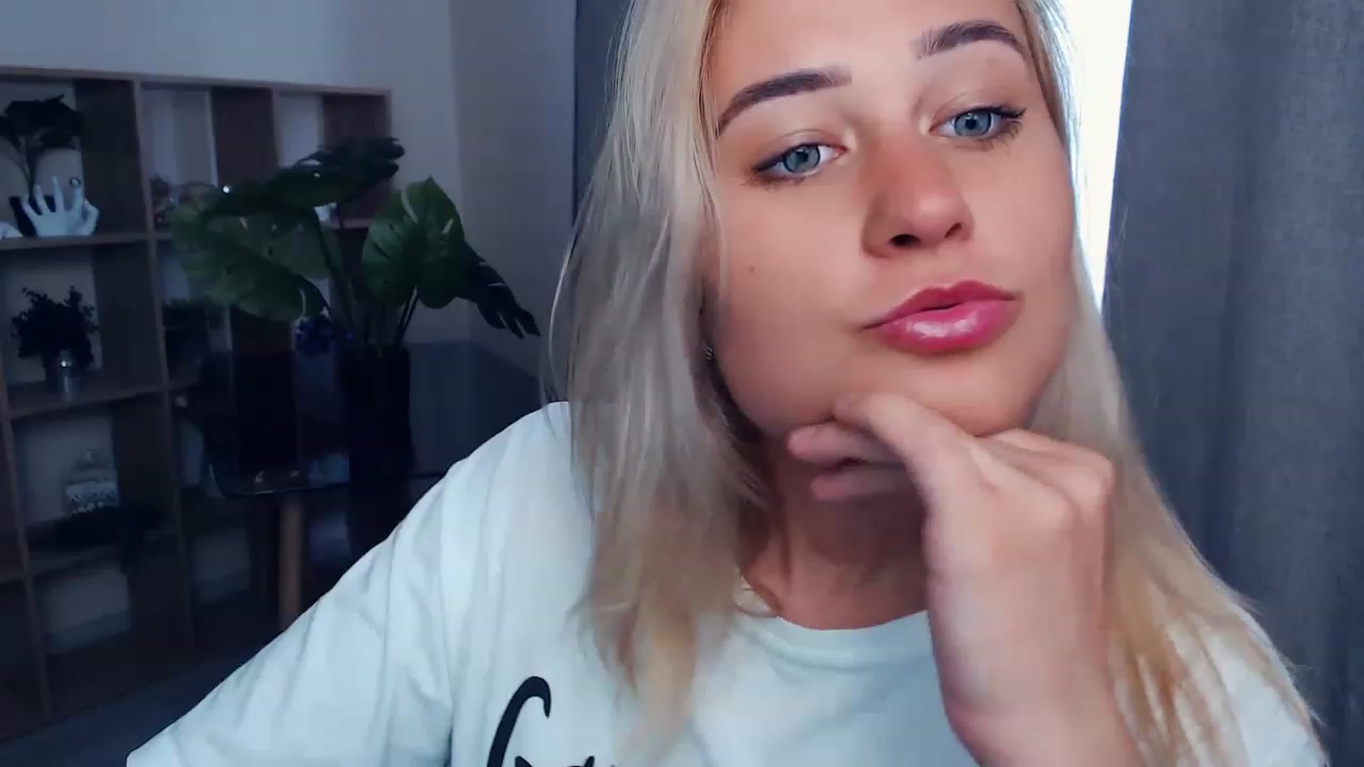 Gallery image thumbnail from Kukla_kolduna's myfreecams stream on, 07/29/2023, 13:16 image 17 of 20
