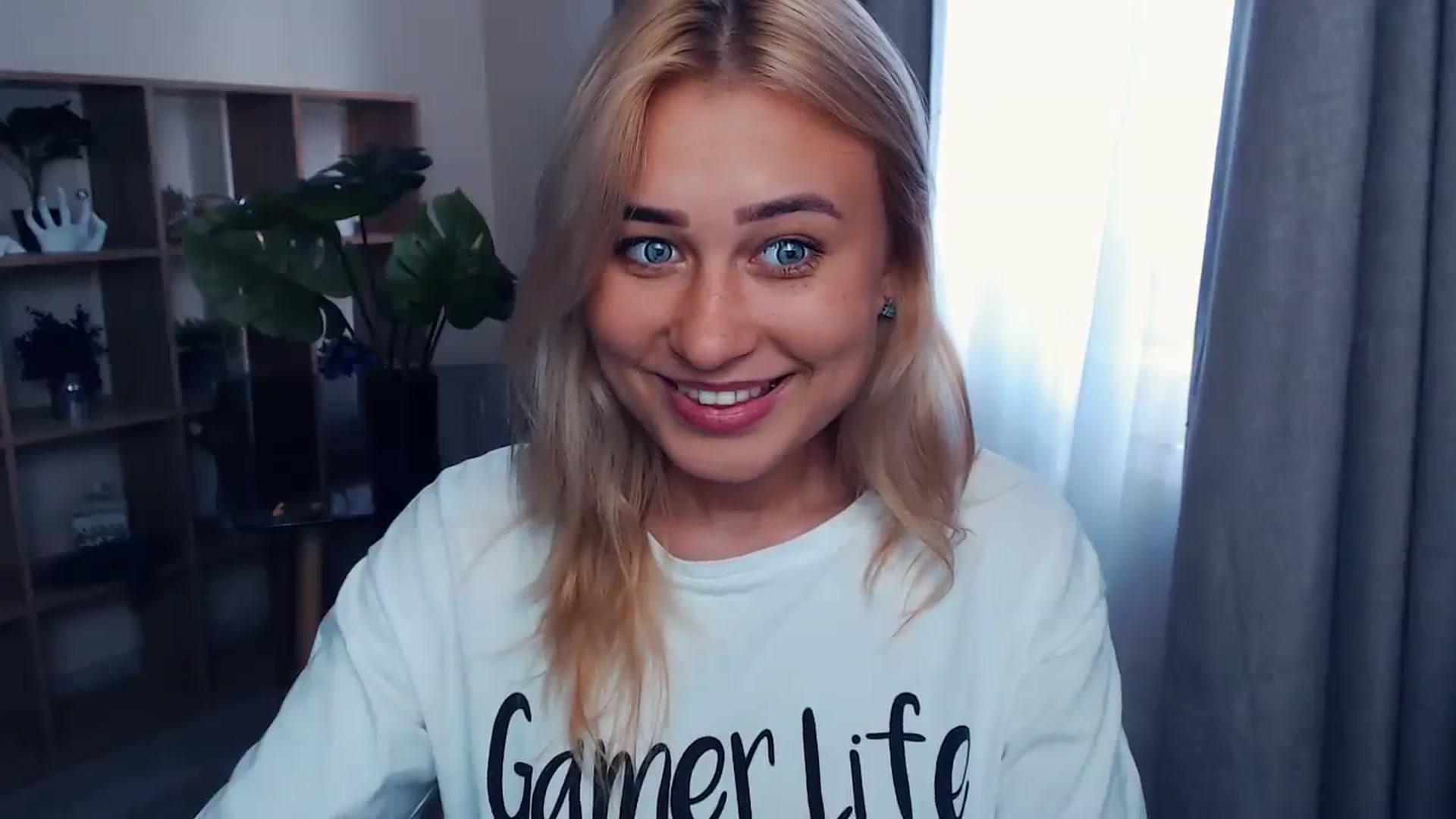 Gallery image thumbnail from Kukla_kolduna's myfreecams stream on, 07/29/2023, 15:30 image 8 of 20