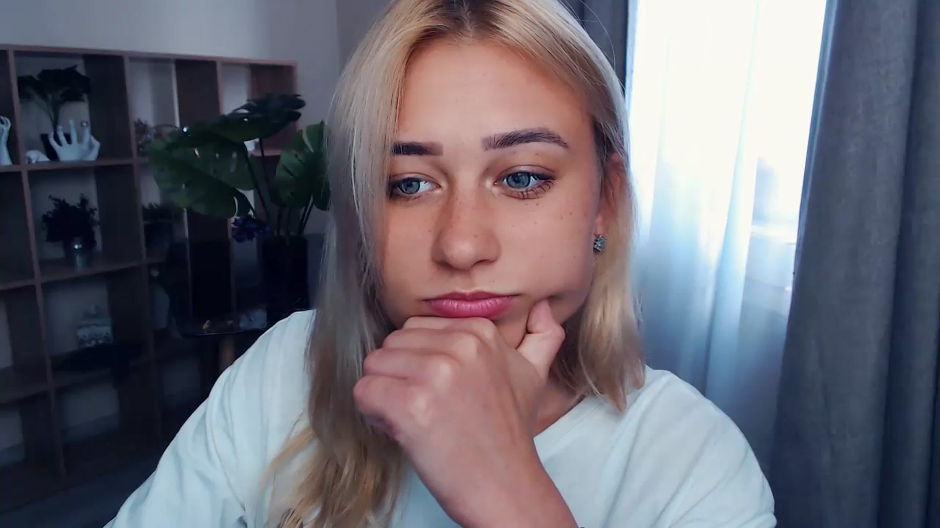 Gallery image thumbnail from Kukla_kolduna's myfreecams stream on, 07/29/2023, 15:30 image 11 of 20
