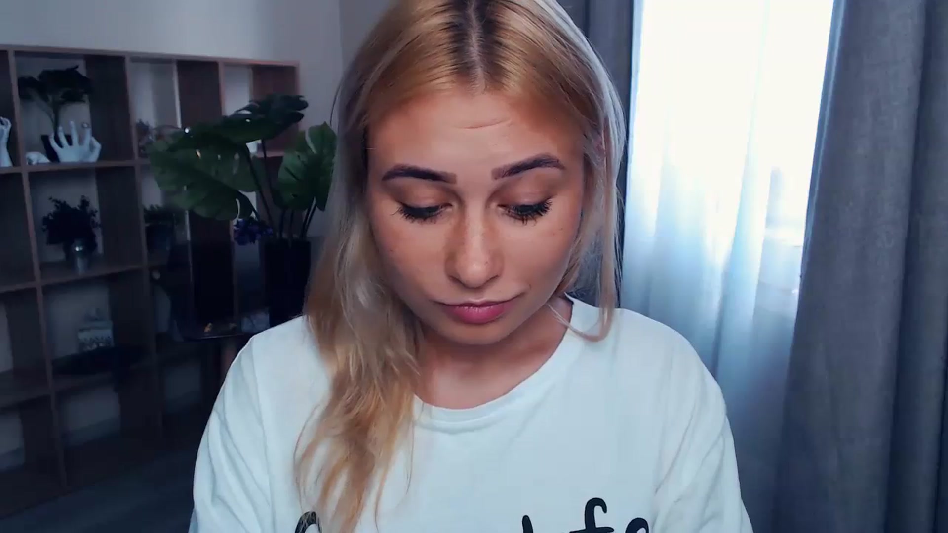 Gallery image thumbnail from Kukla_kolduna's myfreecams stream on, 07/29/2023, 15:30 image 12 of 20