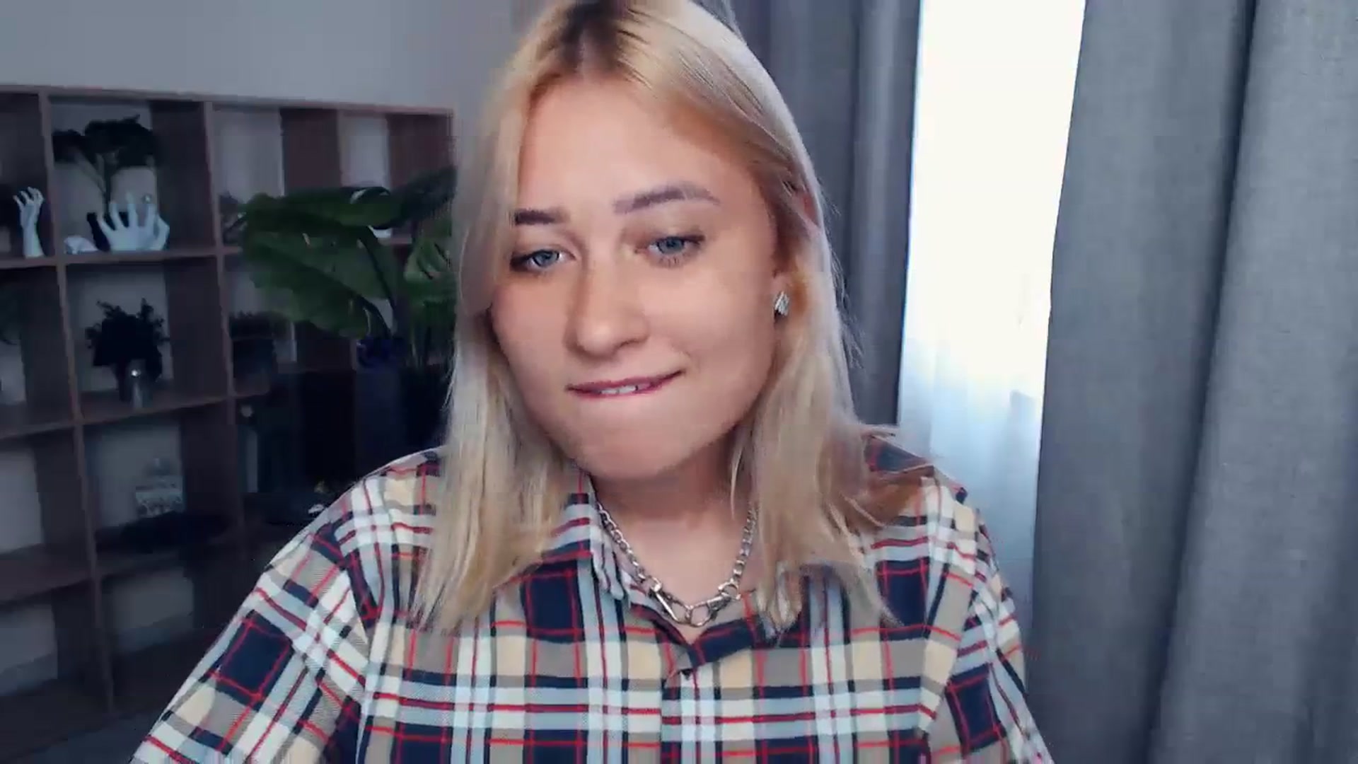 Gallery image thumbnail from Kukla_kolduna's myfreecams stream on, 07/30/2023, 13:13 image 12 of 20