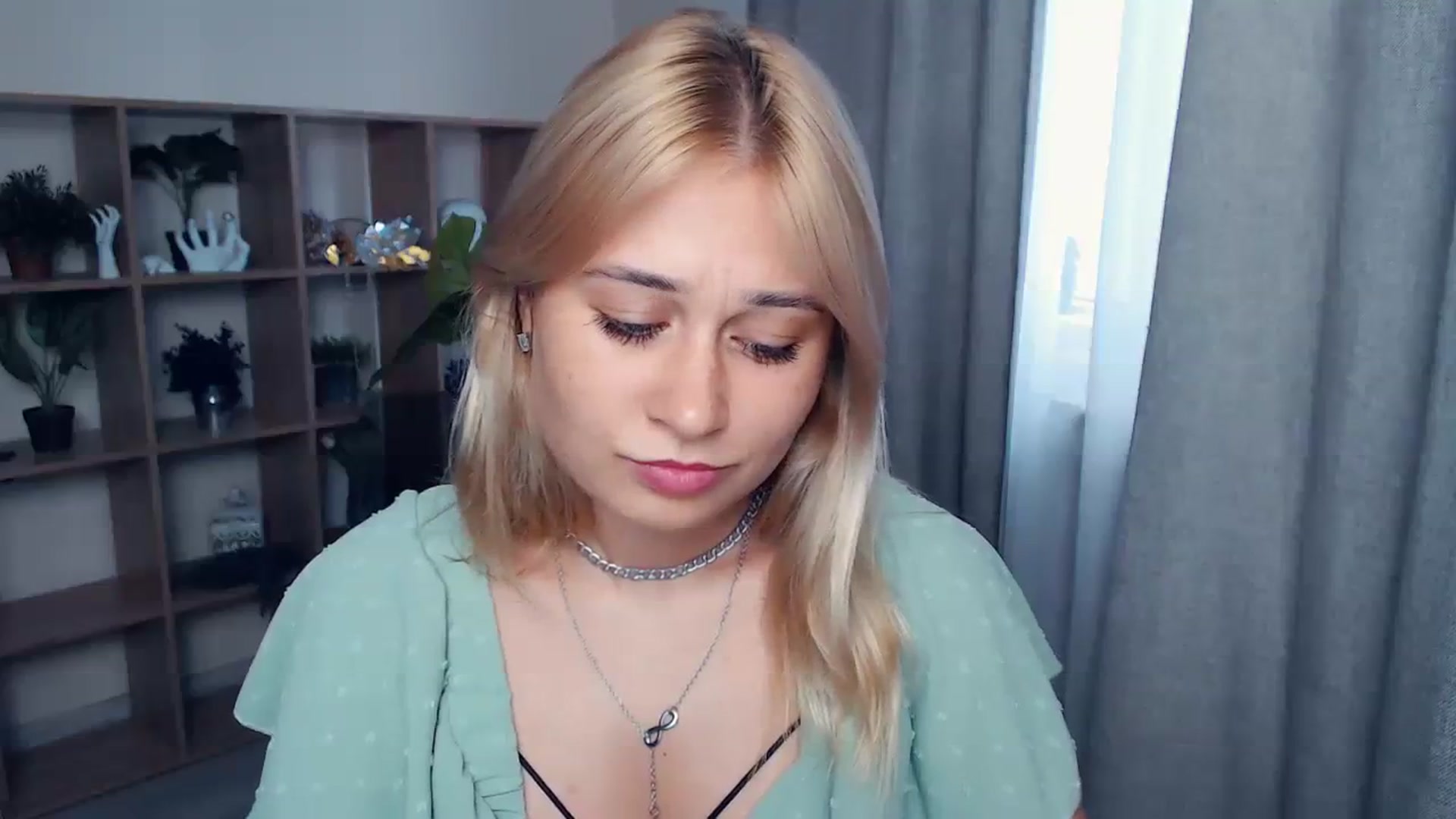 Gallery image thumbnail from Kukla_kolduna's myfreecams stream on, 07/31/2023, 17:25 image 2 of 20