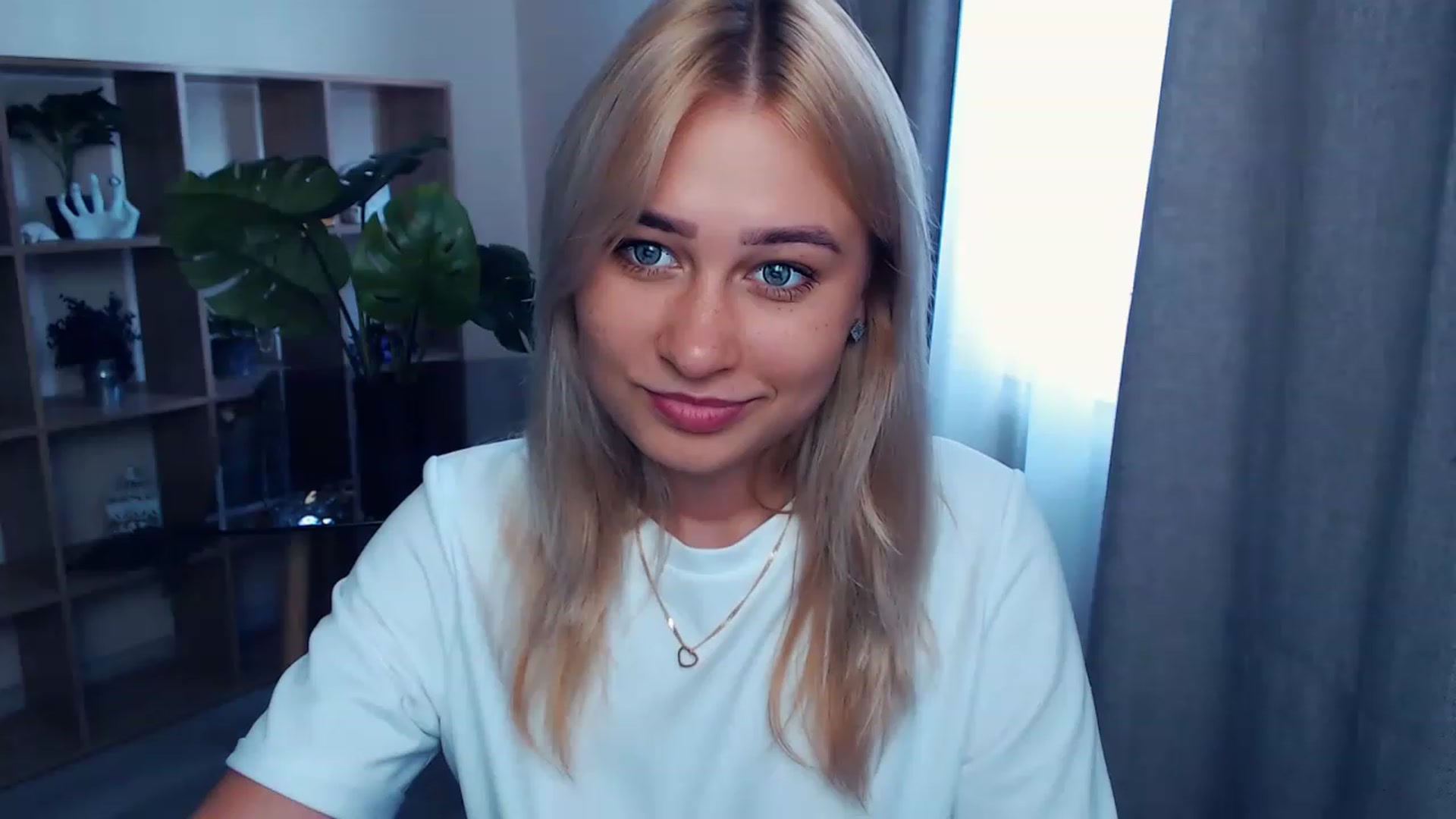 Gallery image thumbnail from Kukla_kolduna's myfreecams stream on, 08/03/2023, 10:17 image 16 of 20