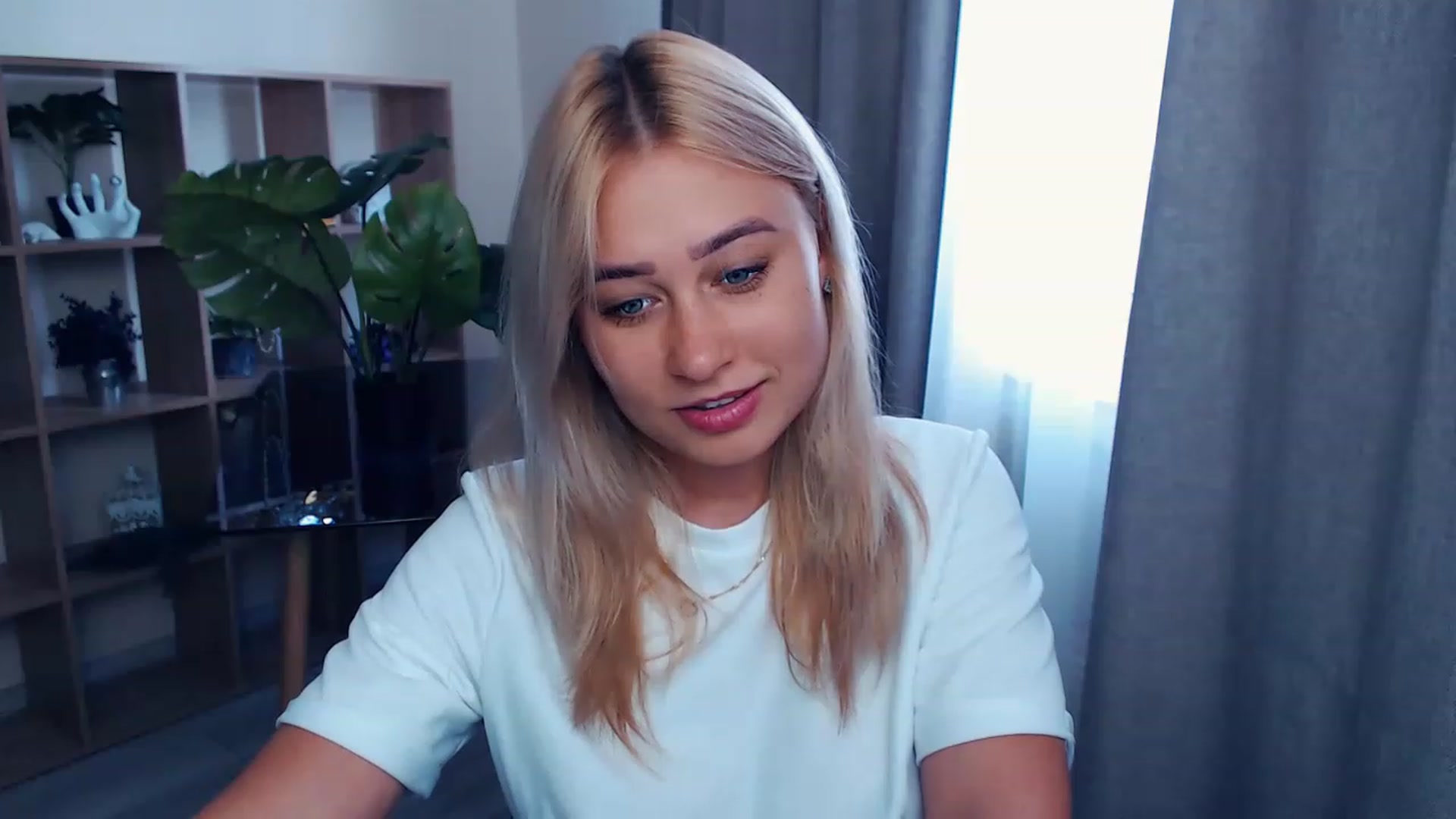 Gallery image thumbnail from Kukla_kolduna's myfreecams stream on, 08/03/2023, 10:17 image 10 of 20