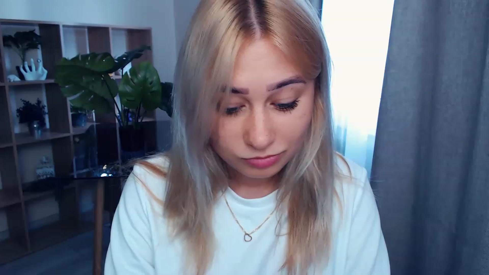 Gallery image thumbnail from Kukla_kolduna's myfreecams stream on, 08/03/2023, 10:17 image 3 of 20